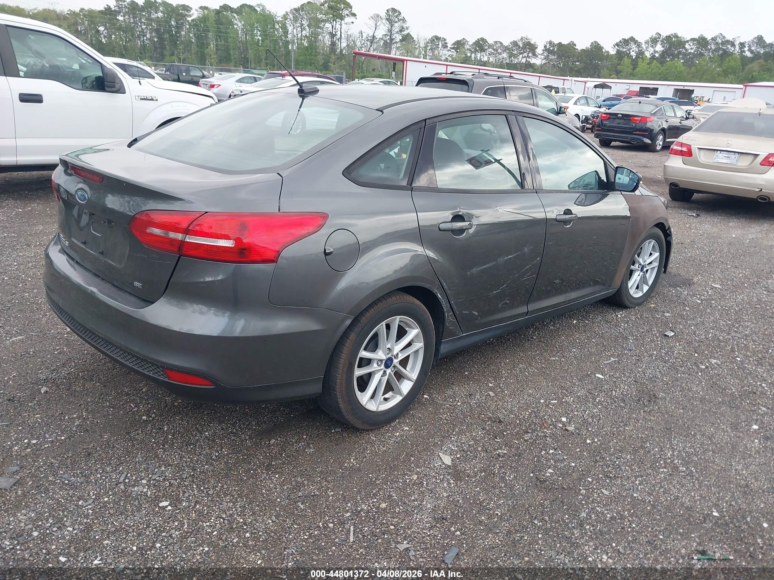 FORD FOCUS image 4