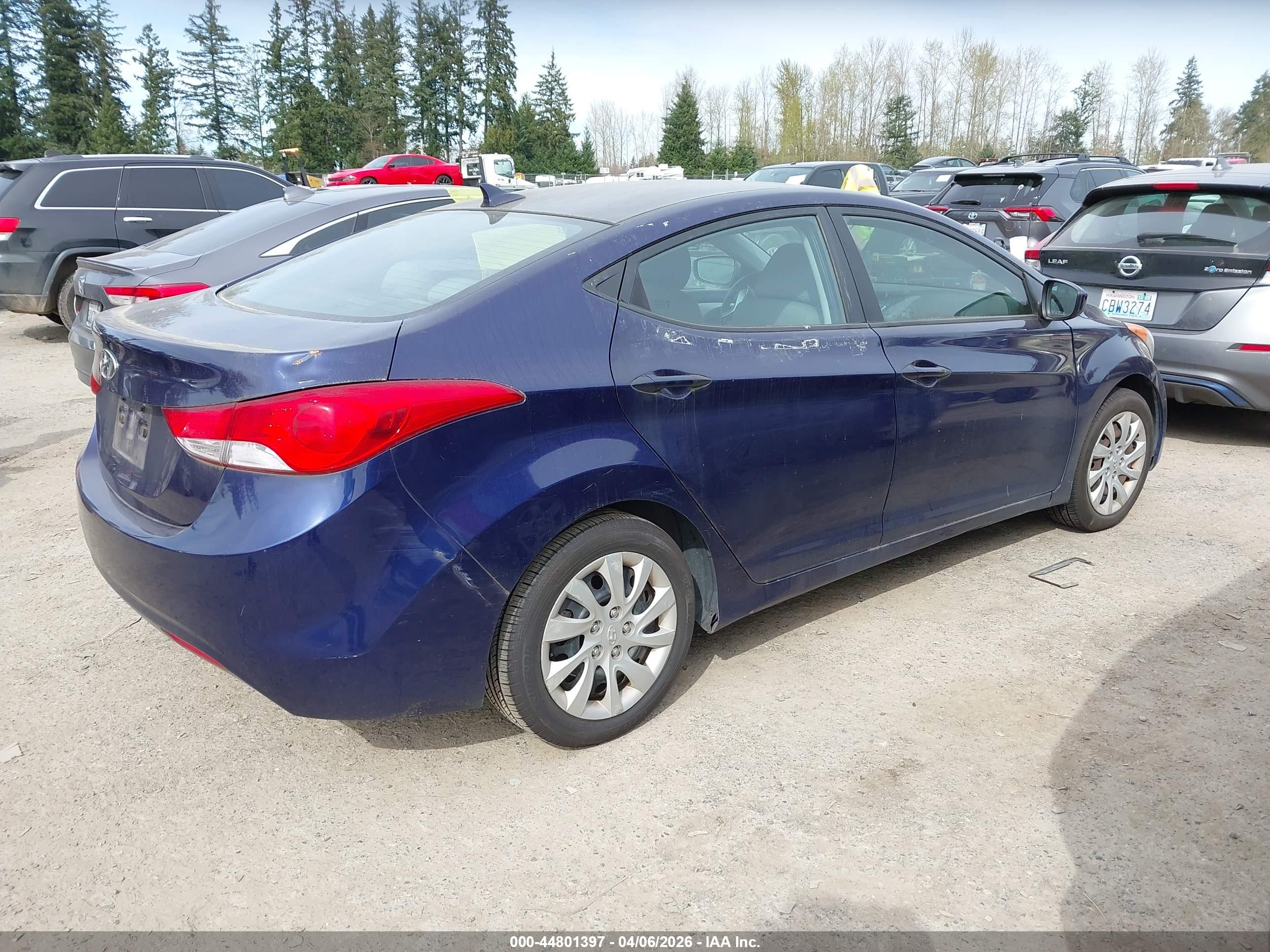 HYUNDAI ELANTRA image 4