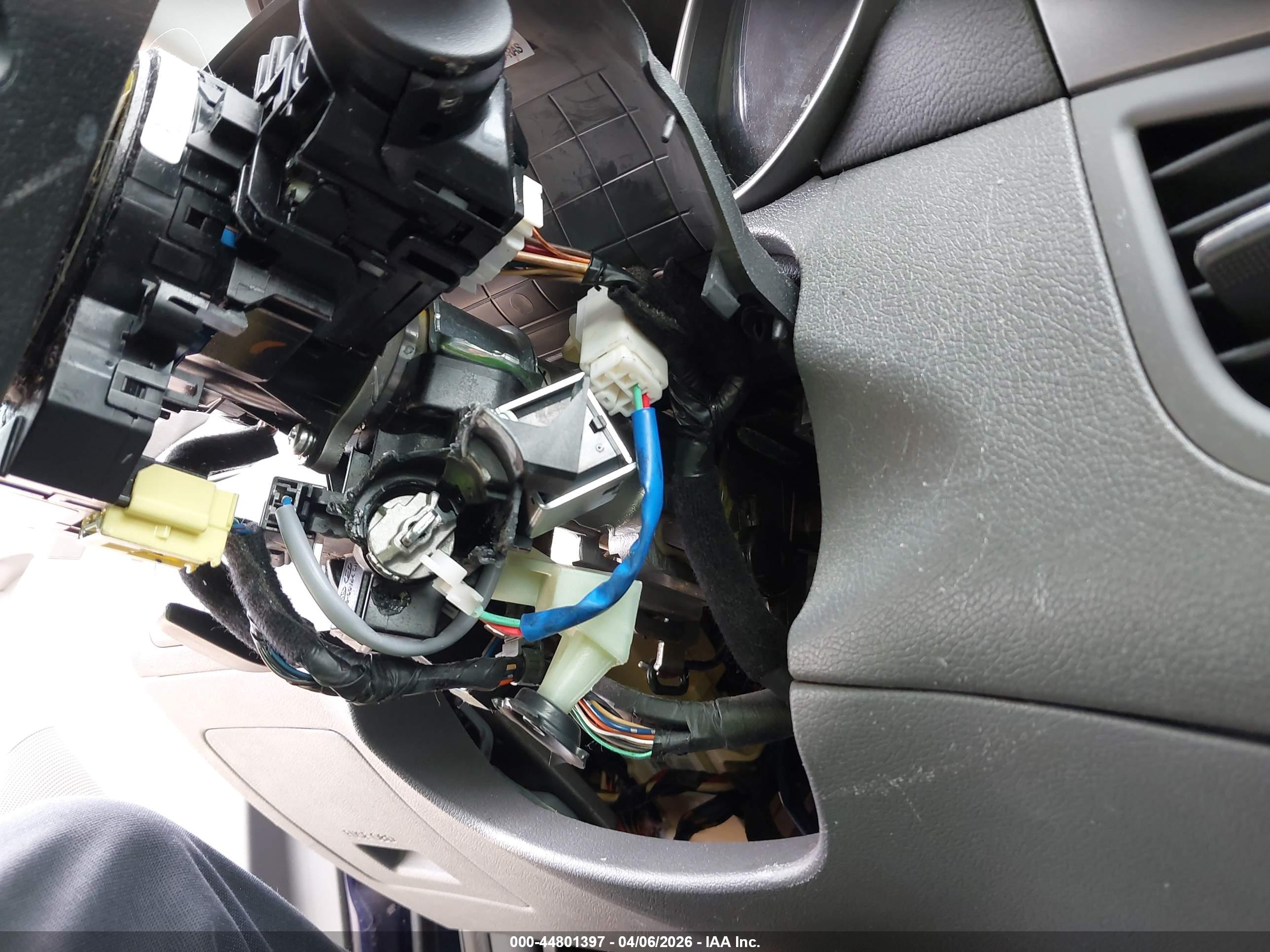 HYUNDAI ELANTRA image 6