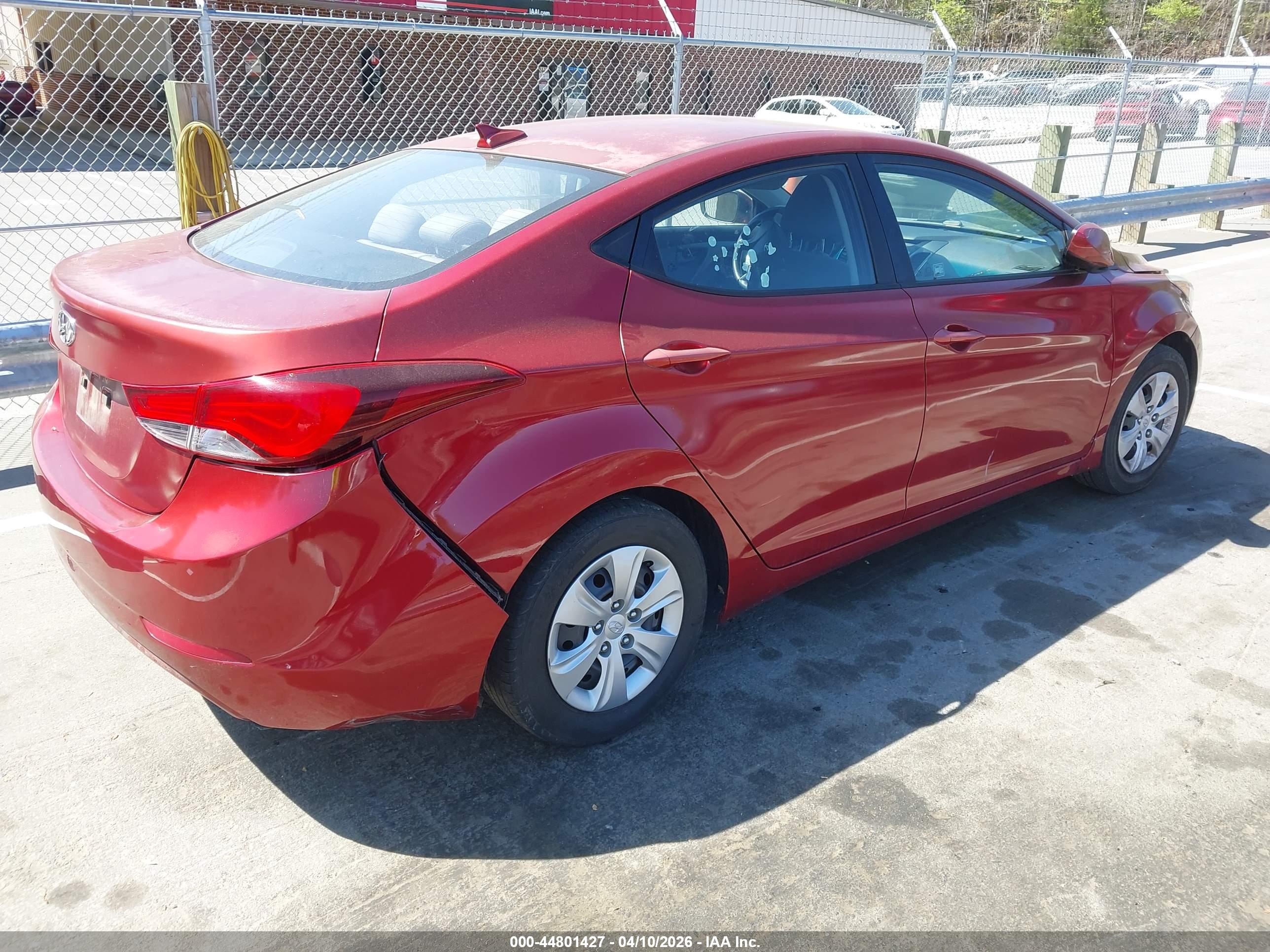 HYUNDAI ELANTRA image 4