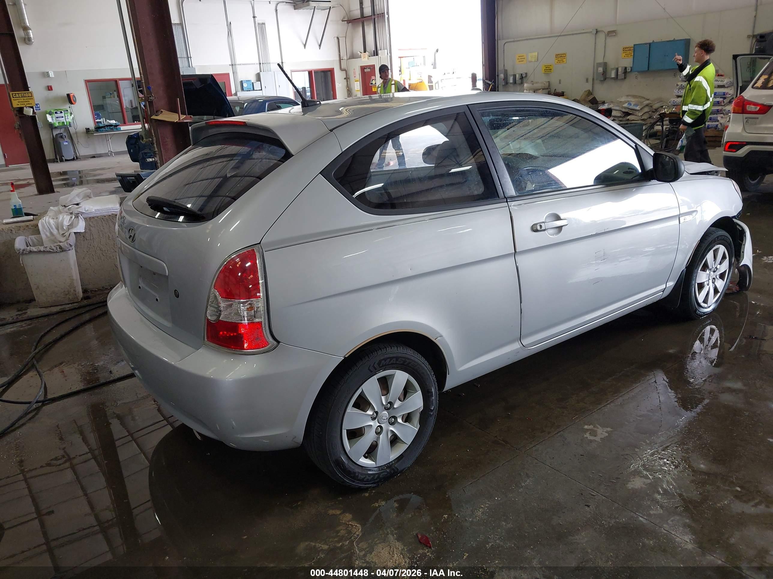 HYUNDAI ACCENT image 4