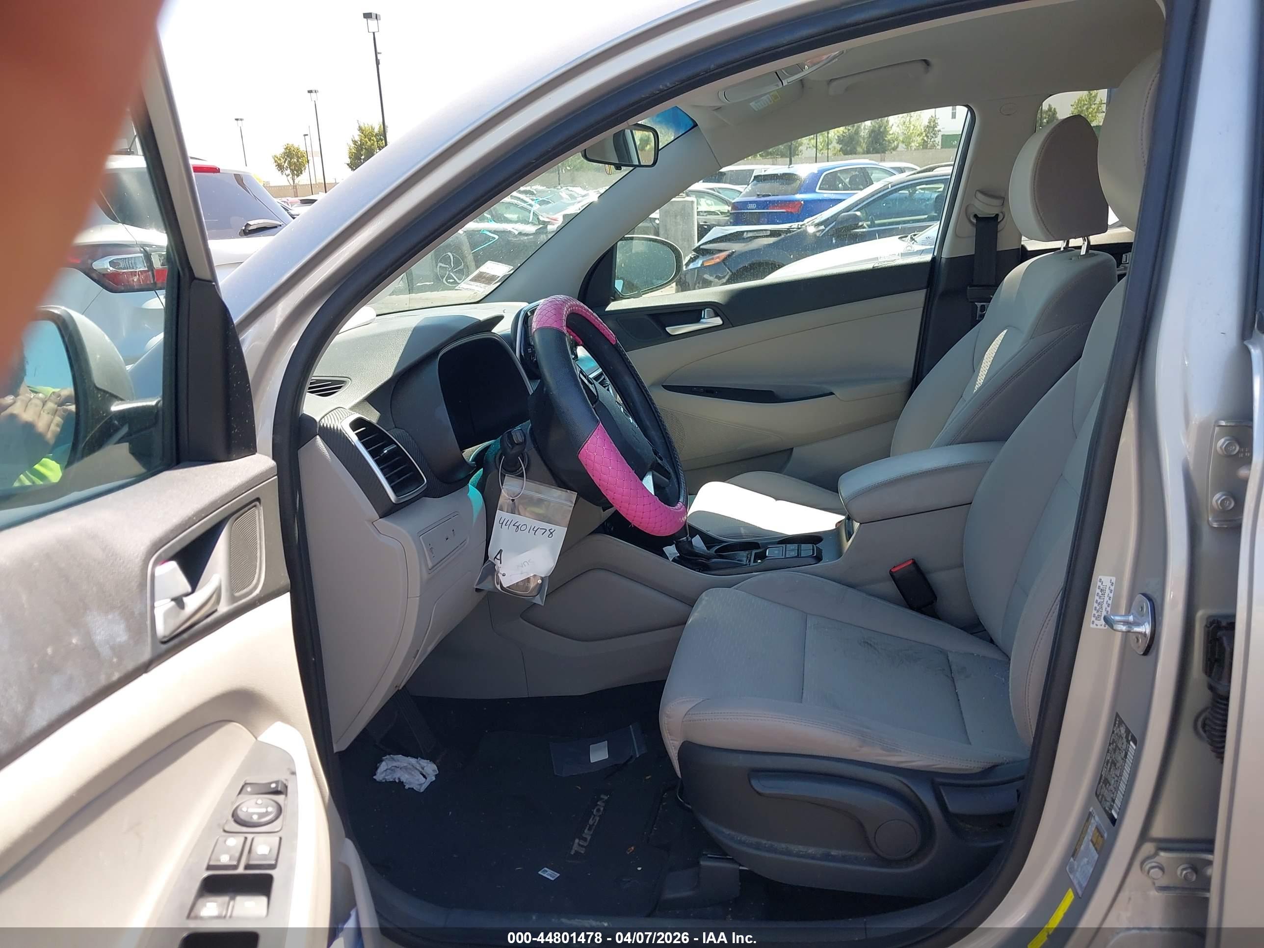 HYUNDAI TUCSON image 5