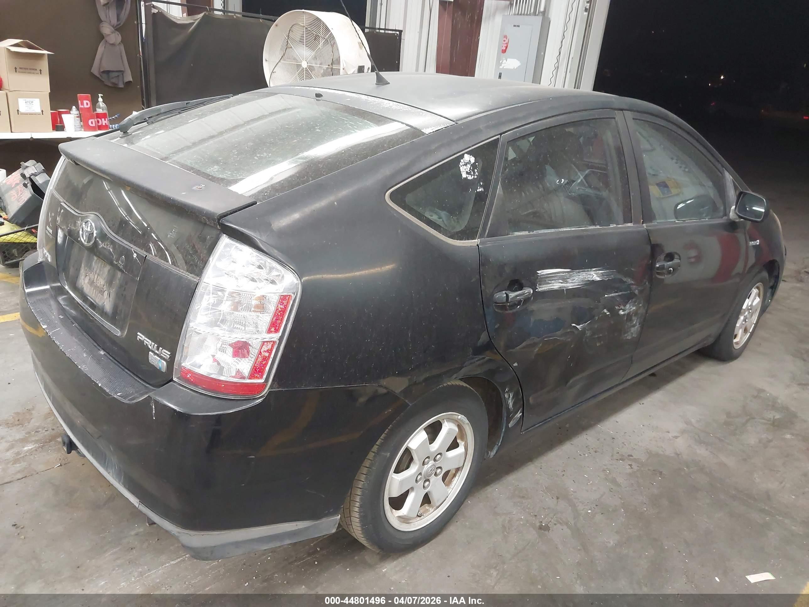 TOYOTA PRIUS image 4