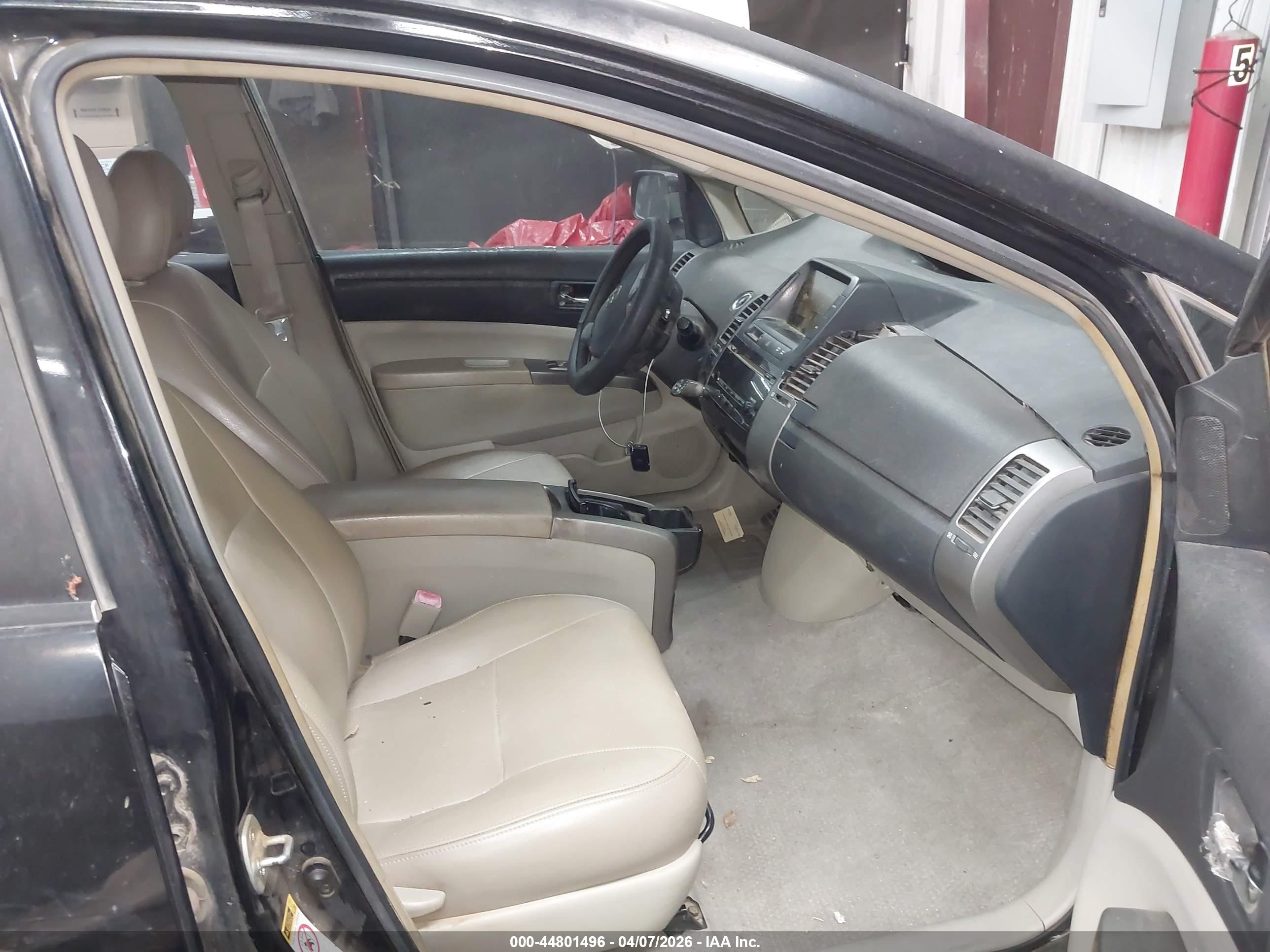TOYOTA PRIUS image 5