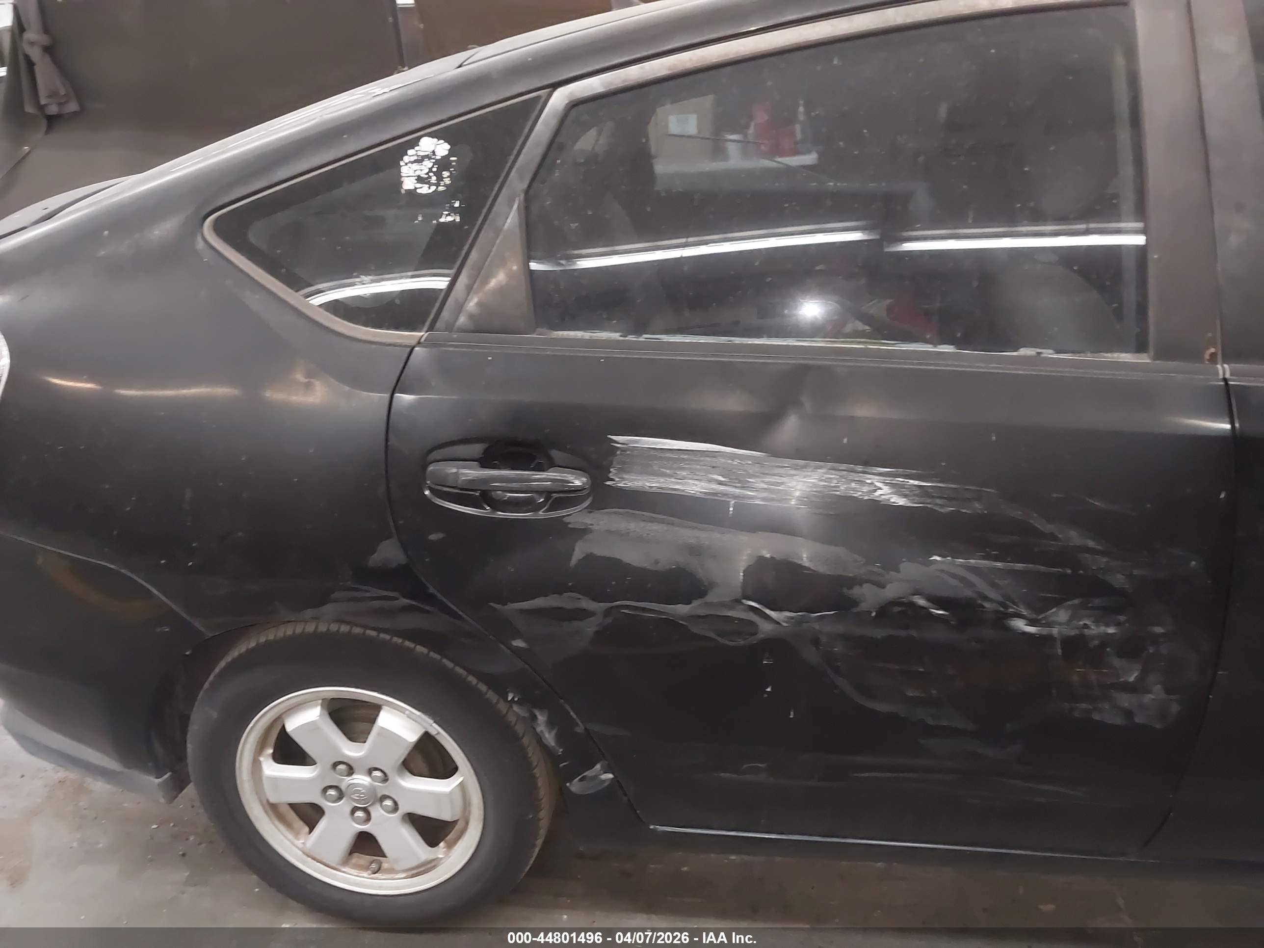 TOYOTA PRIUS image 6