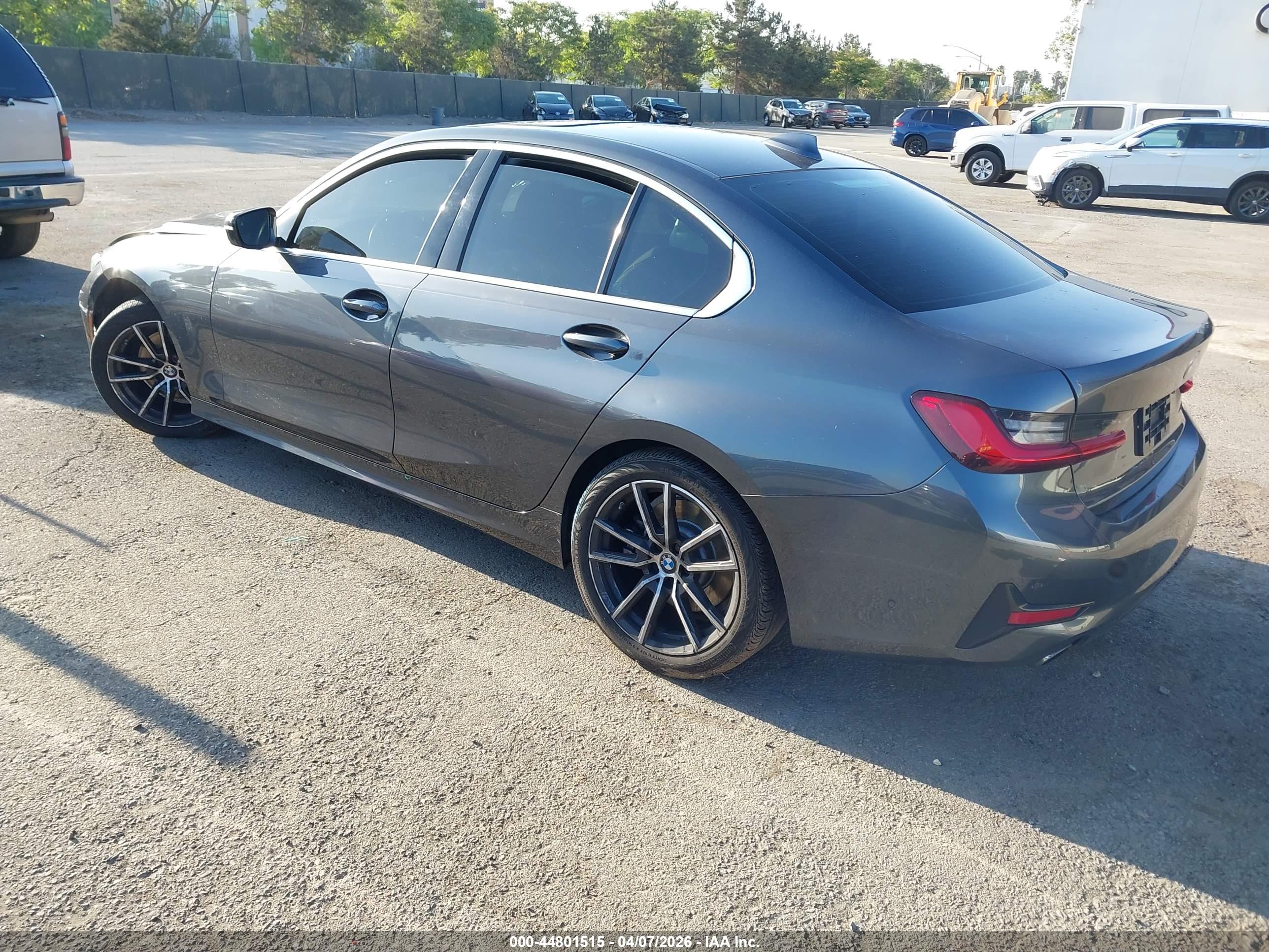 BMW 330I image 3