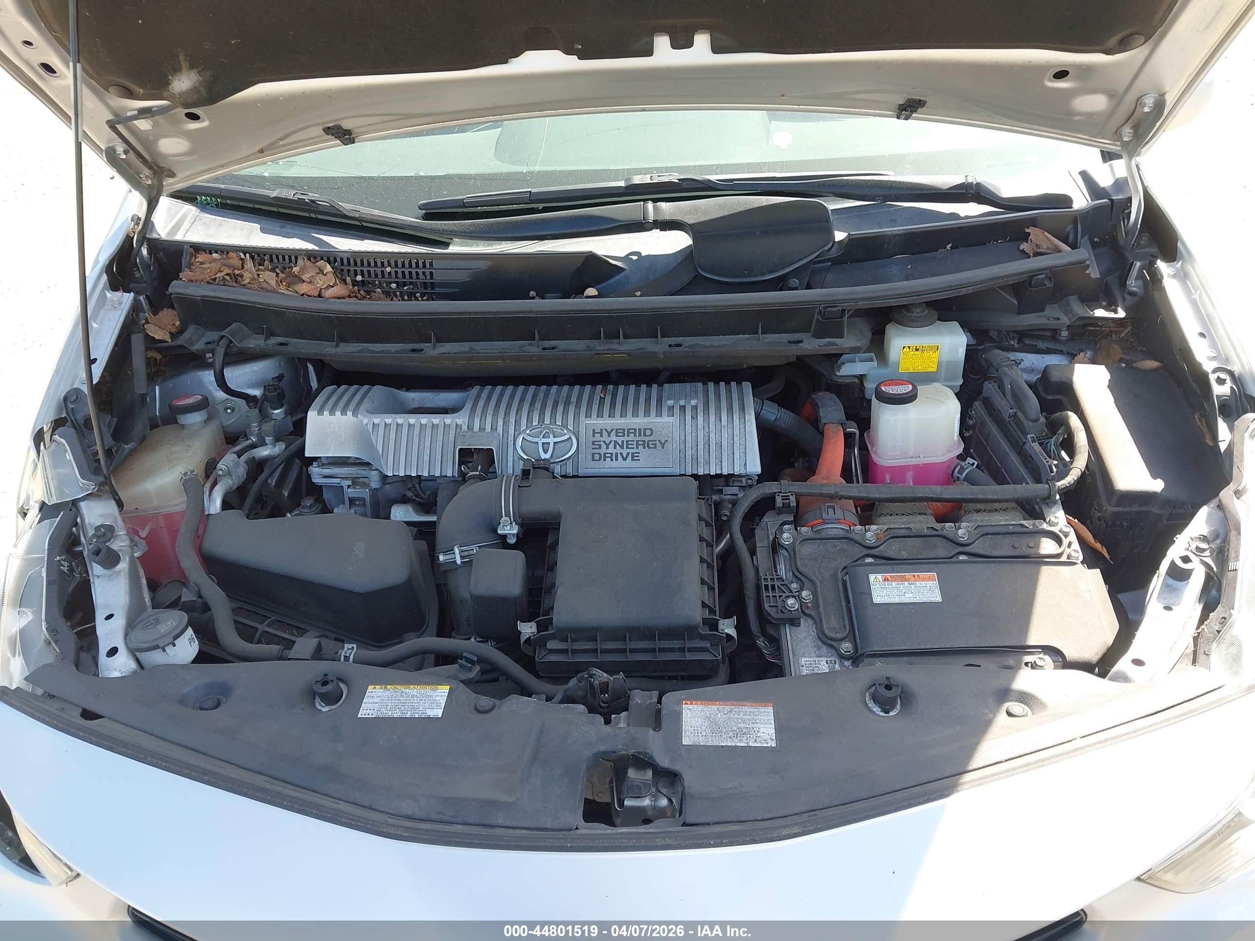 TOYOTA PRIUS image 10