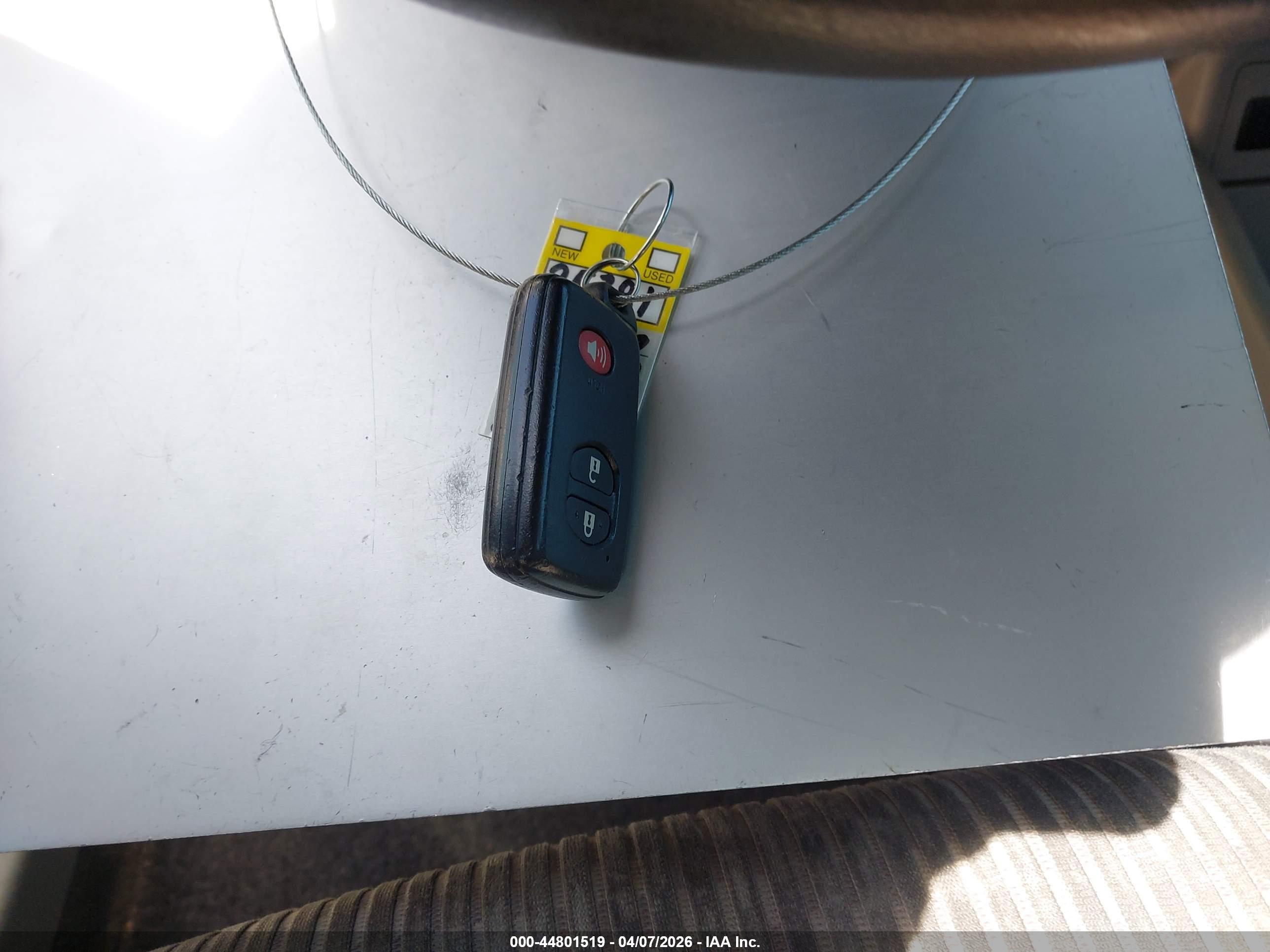TOYOTA PRIUS image 11