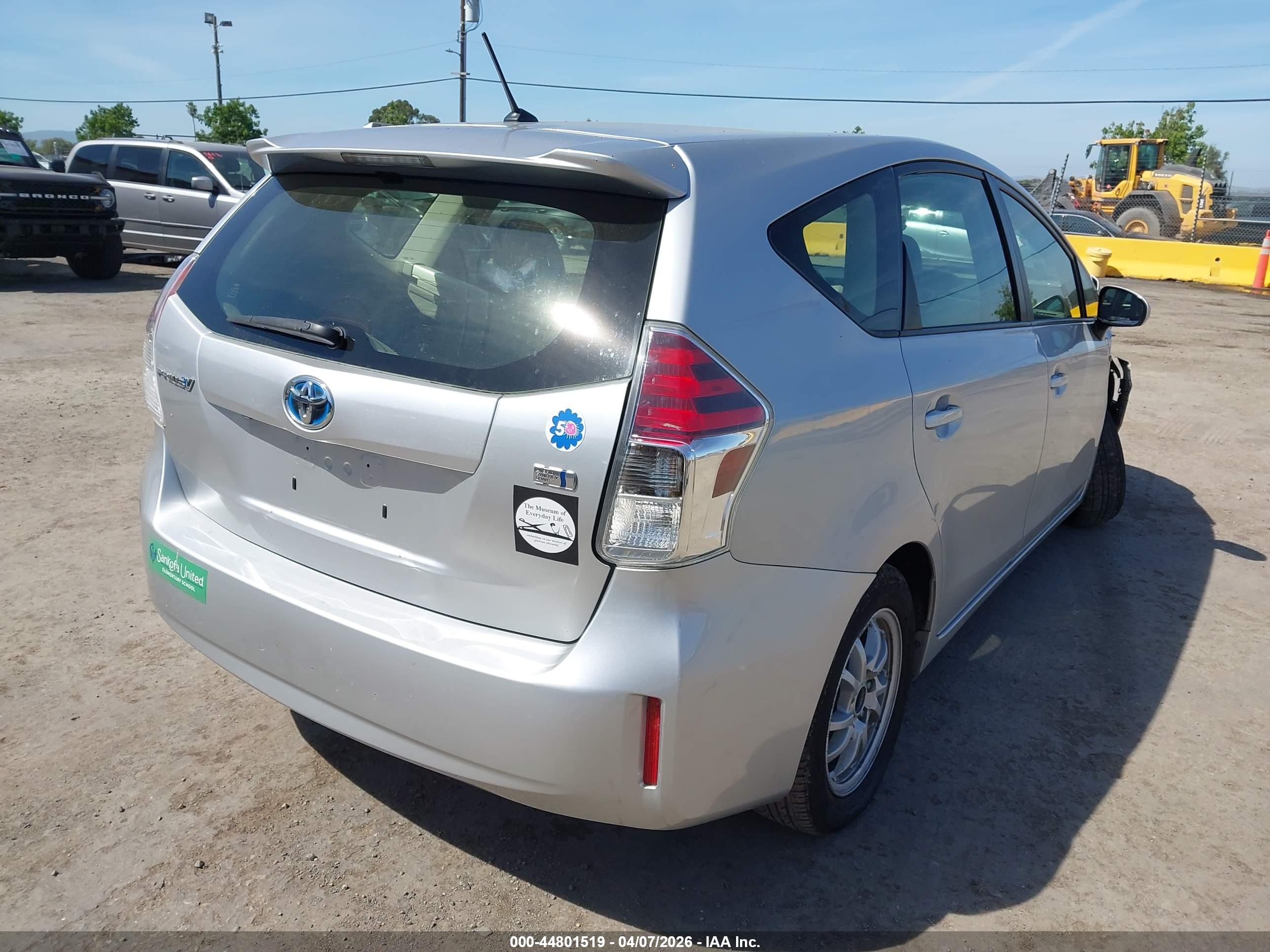 TOYOTA PRIUS image 4