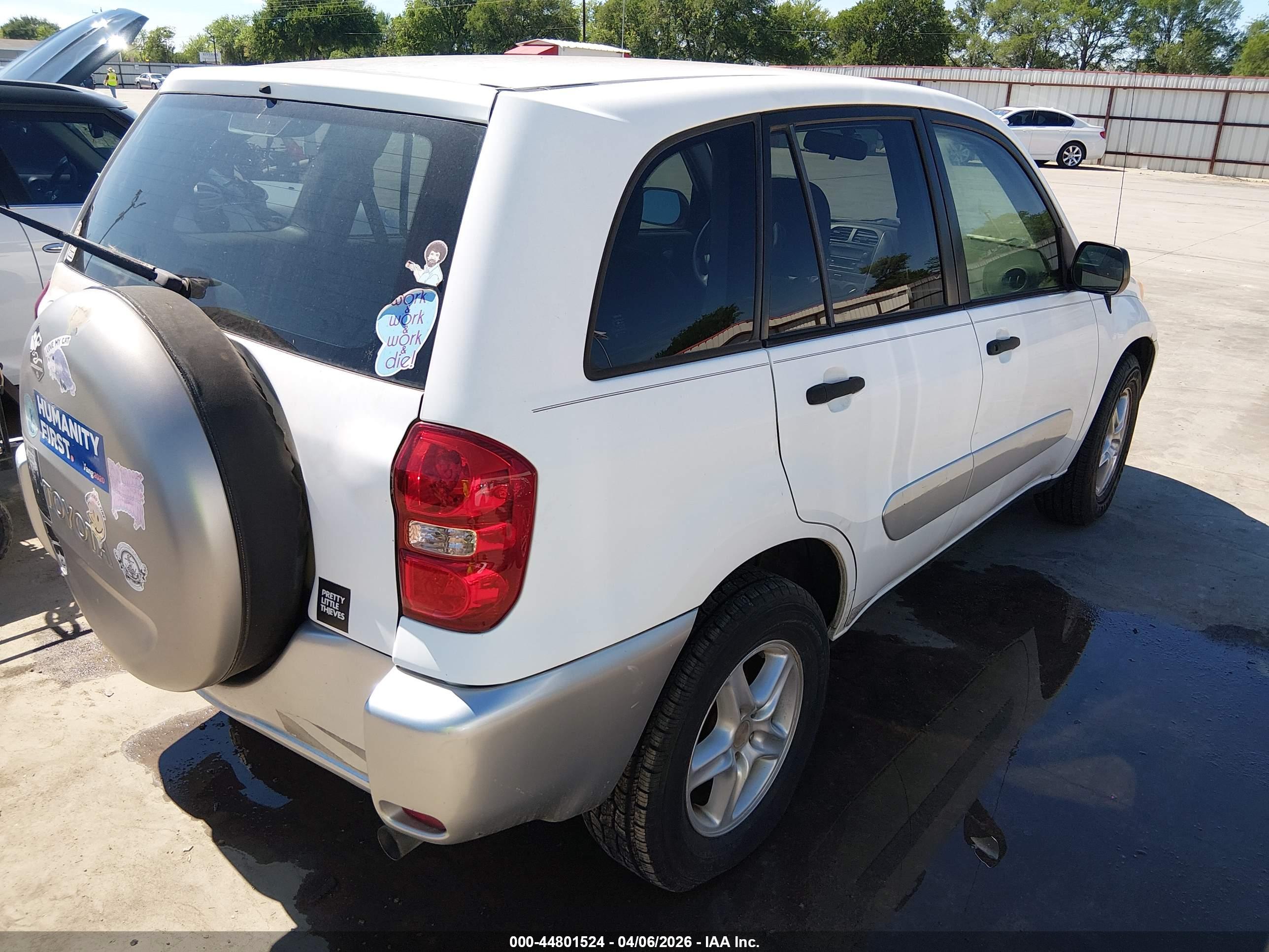 TOYOTA RAV4 image 4