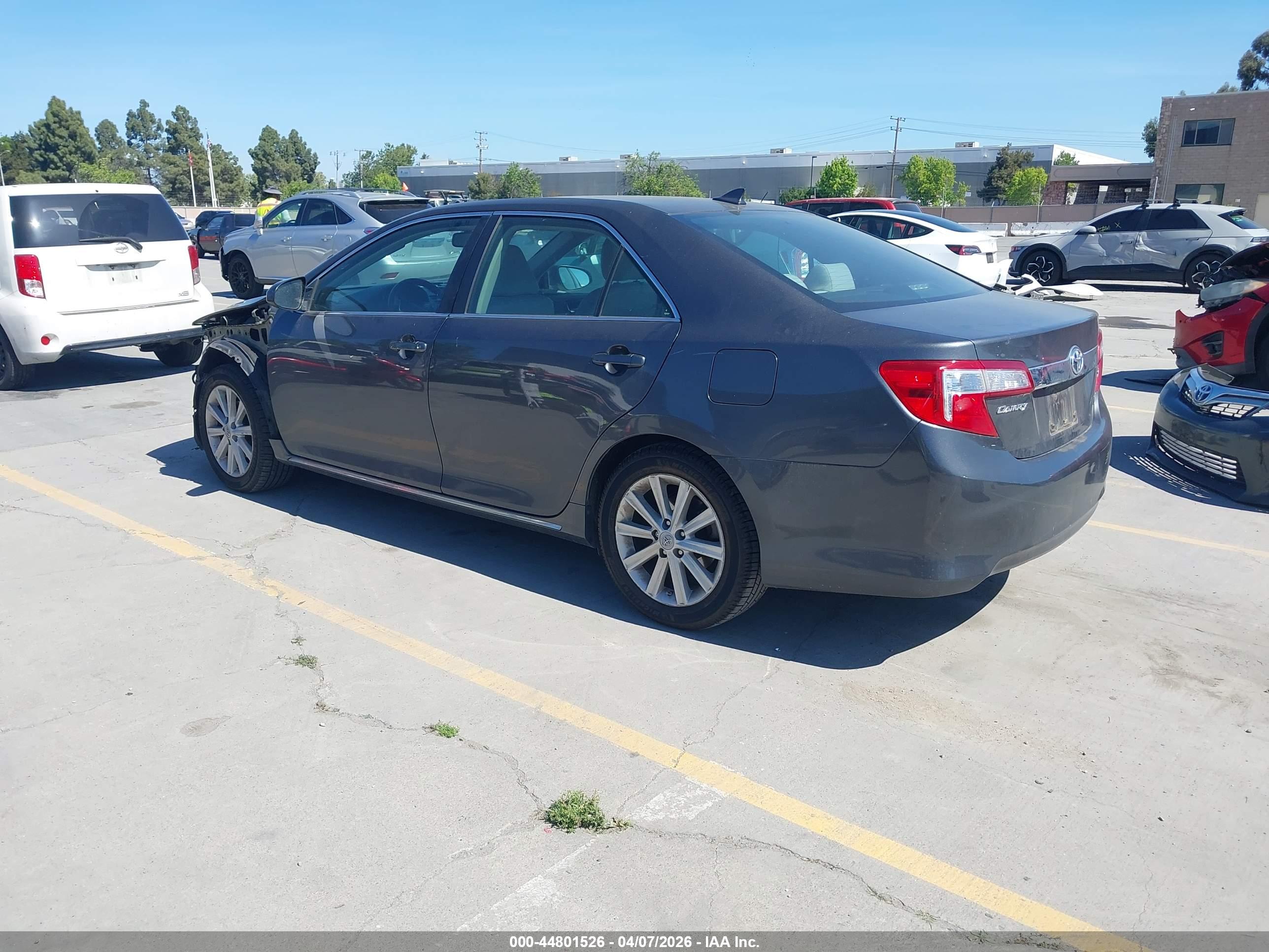 TOYOTA CAMRY image 3