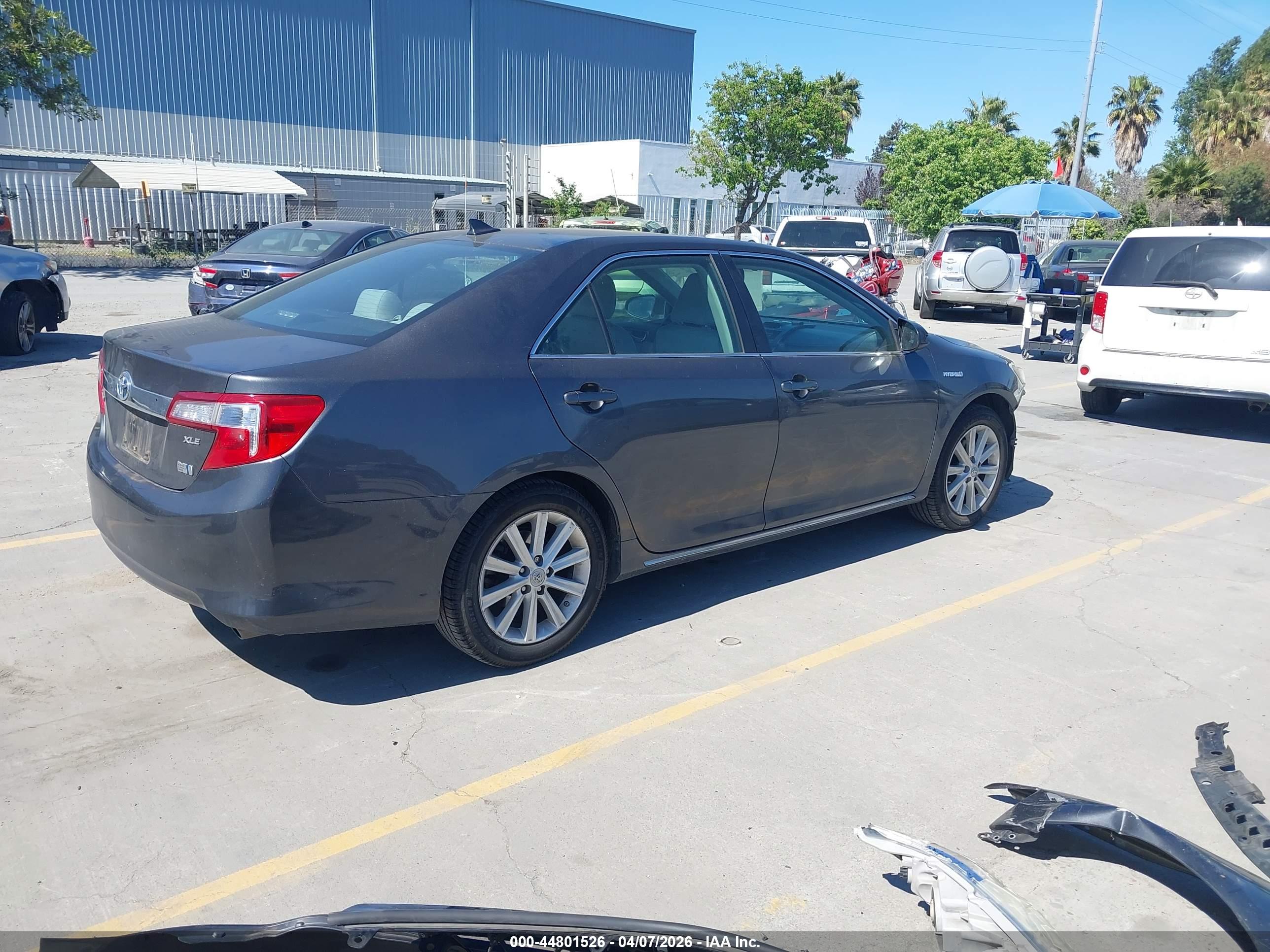 TOYOTA CAMRY image 4