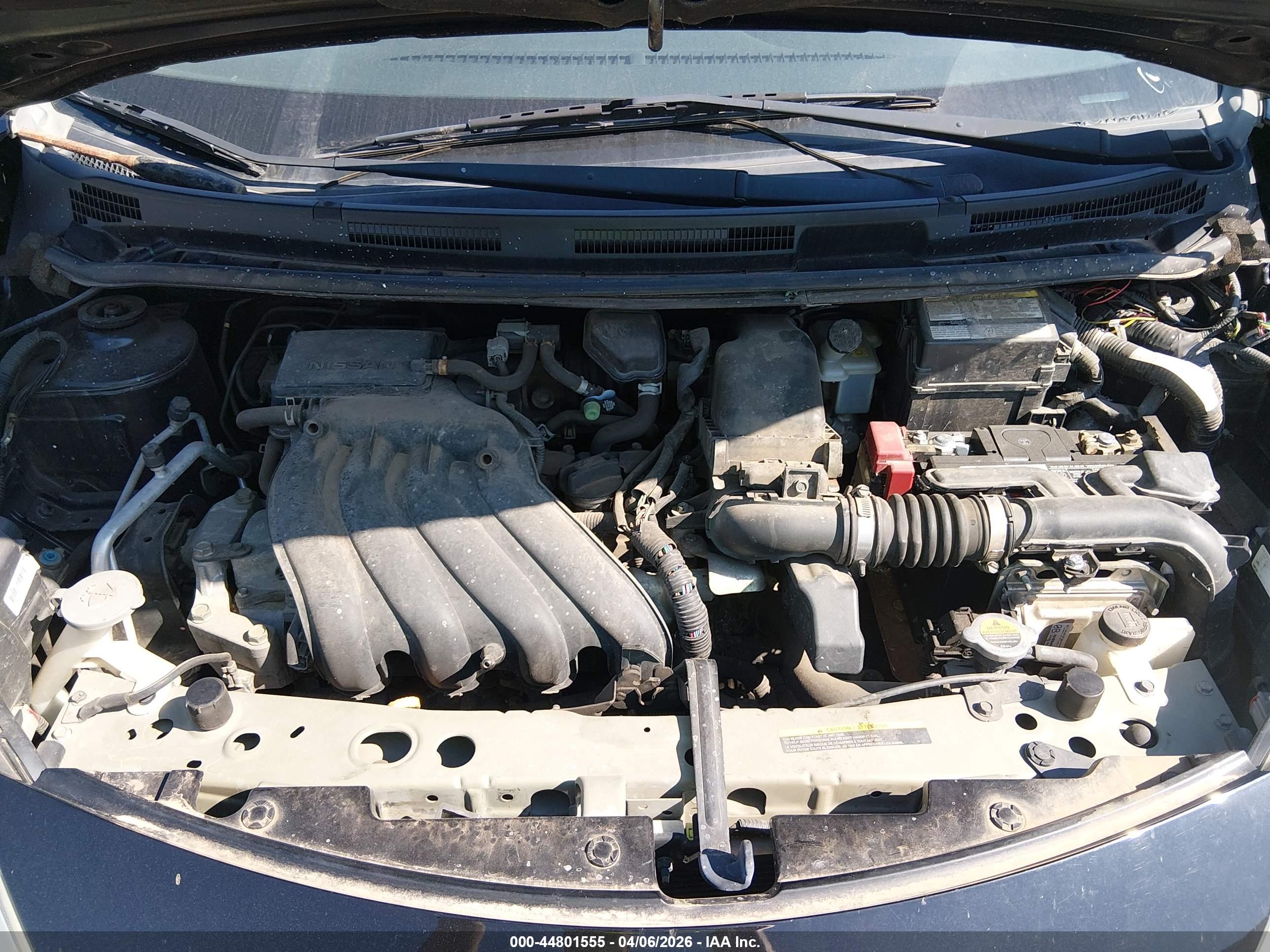 NISSAN VERSA image 10
