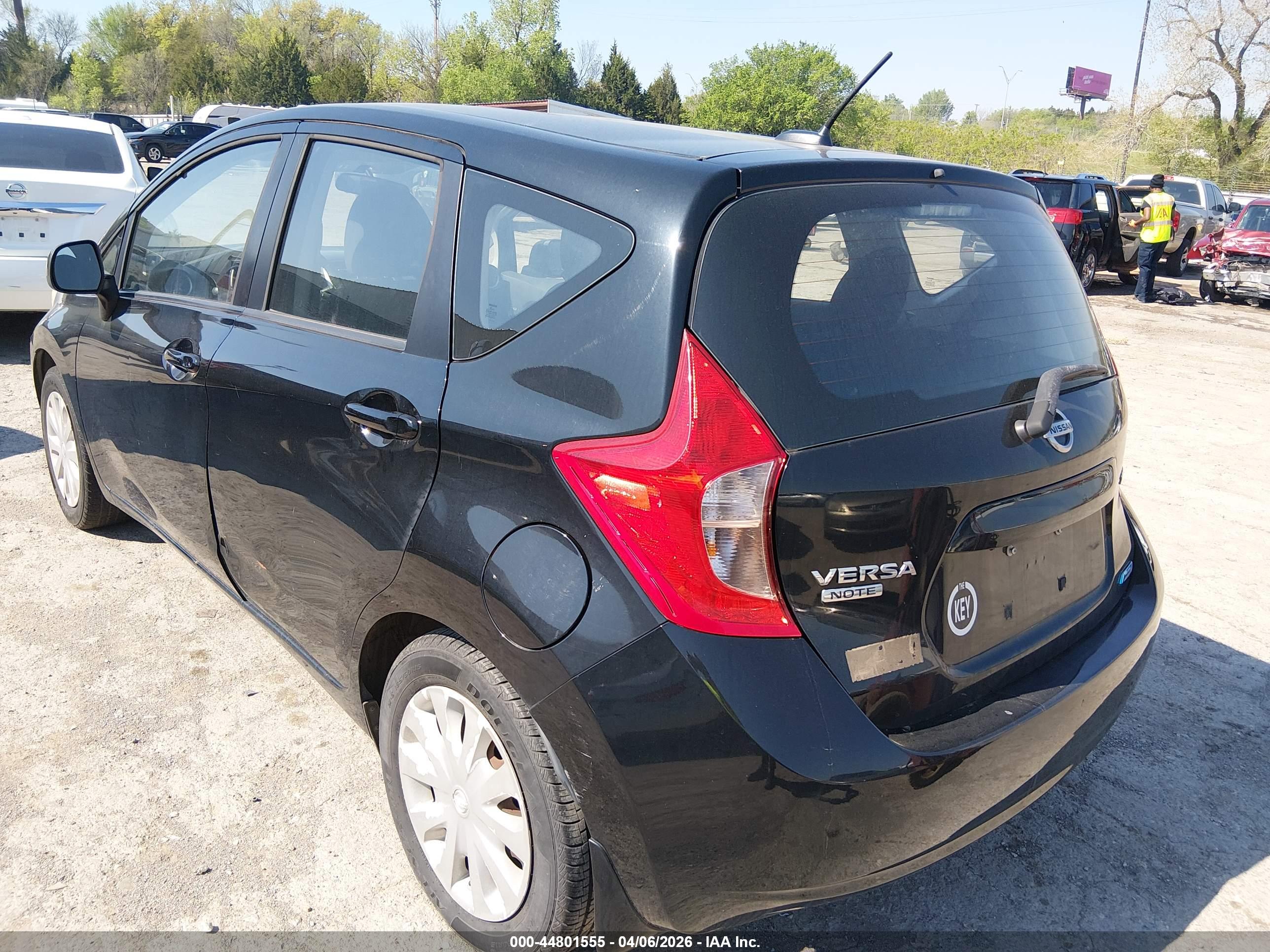 NISSAN VERSA image 3