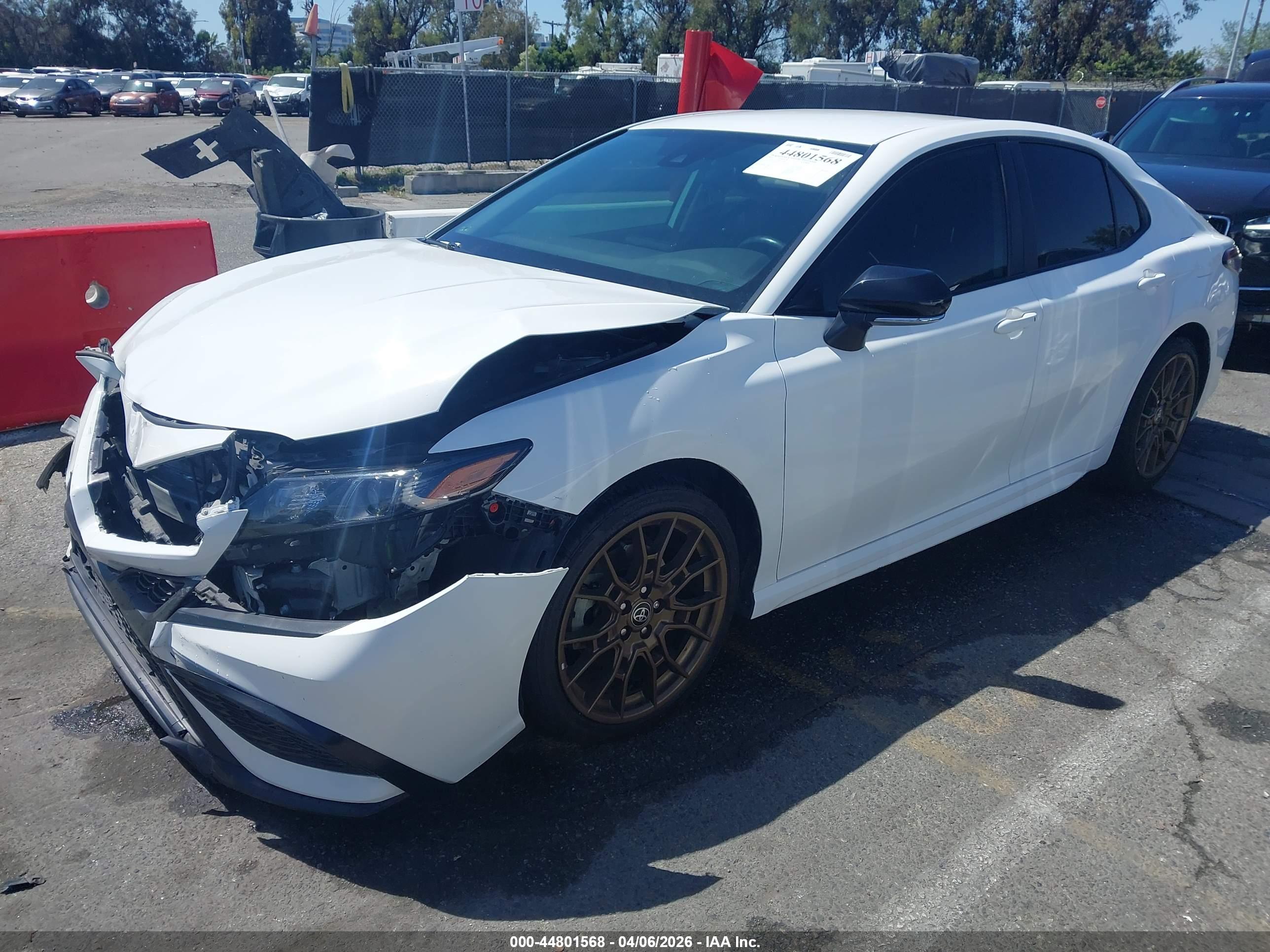 TOYOTA CAMRY image 2