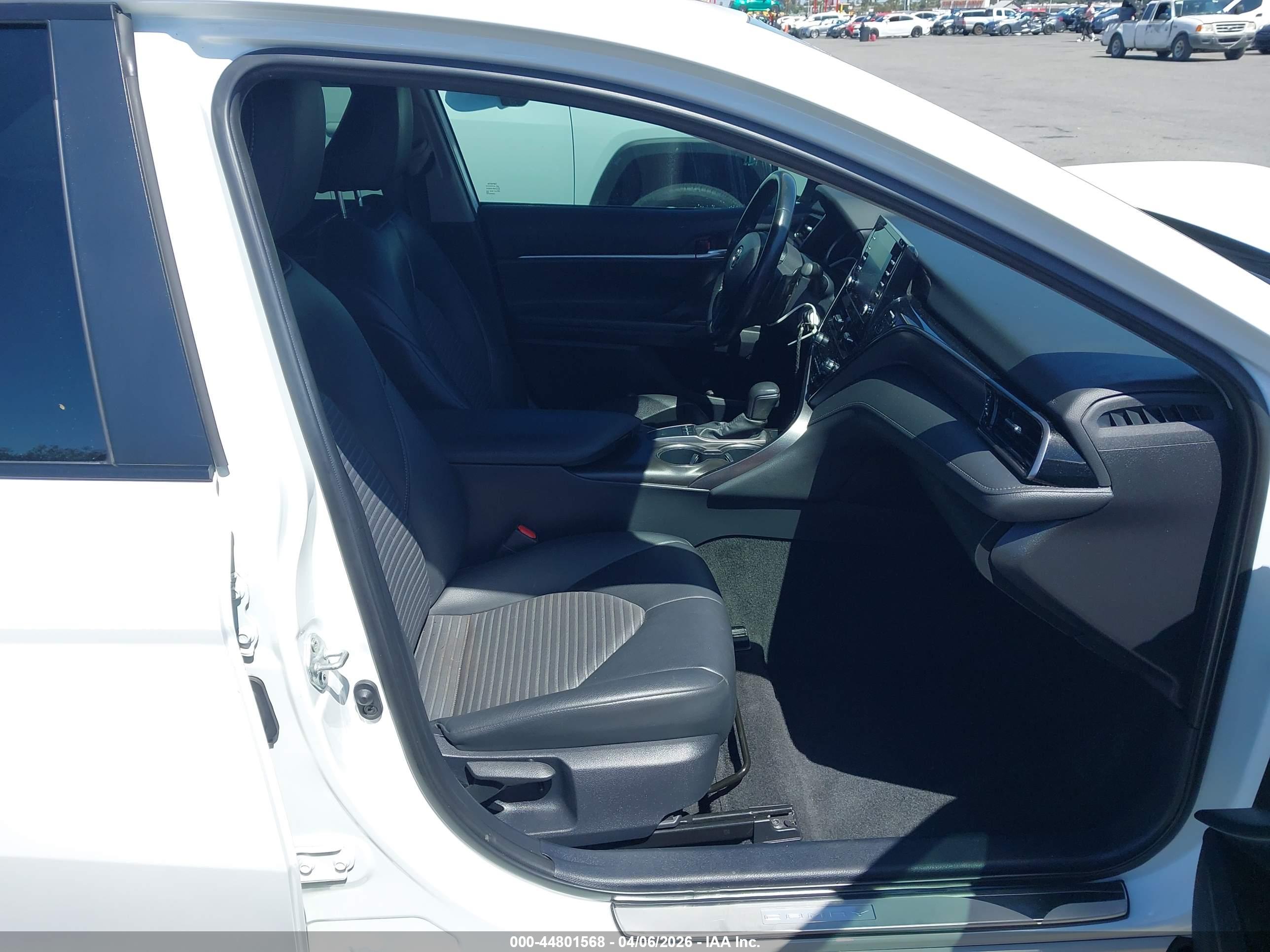 TOYOTA CAMRY image 5