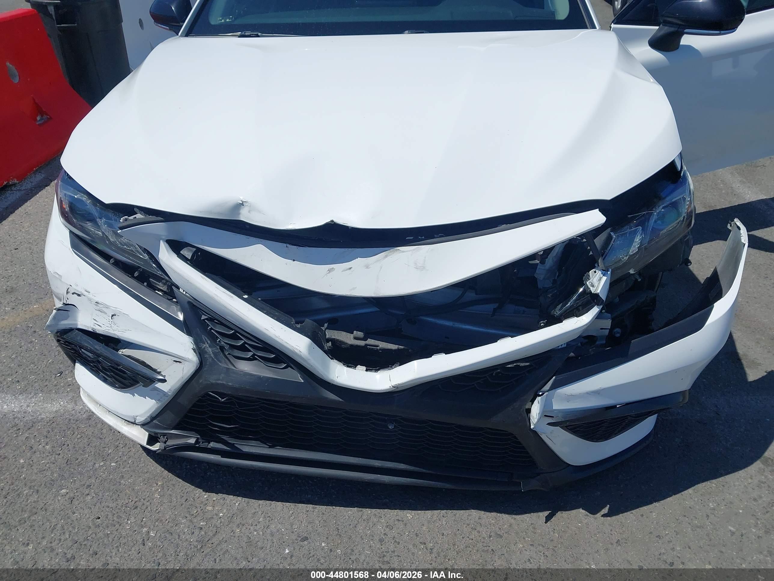 TOYOTA CAMRY image 6