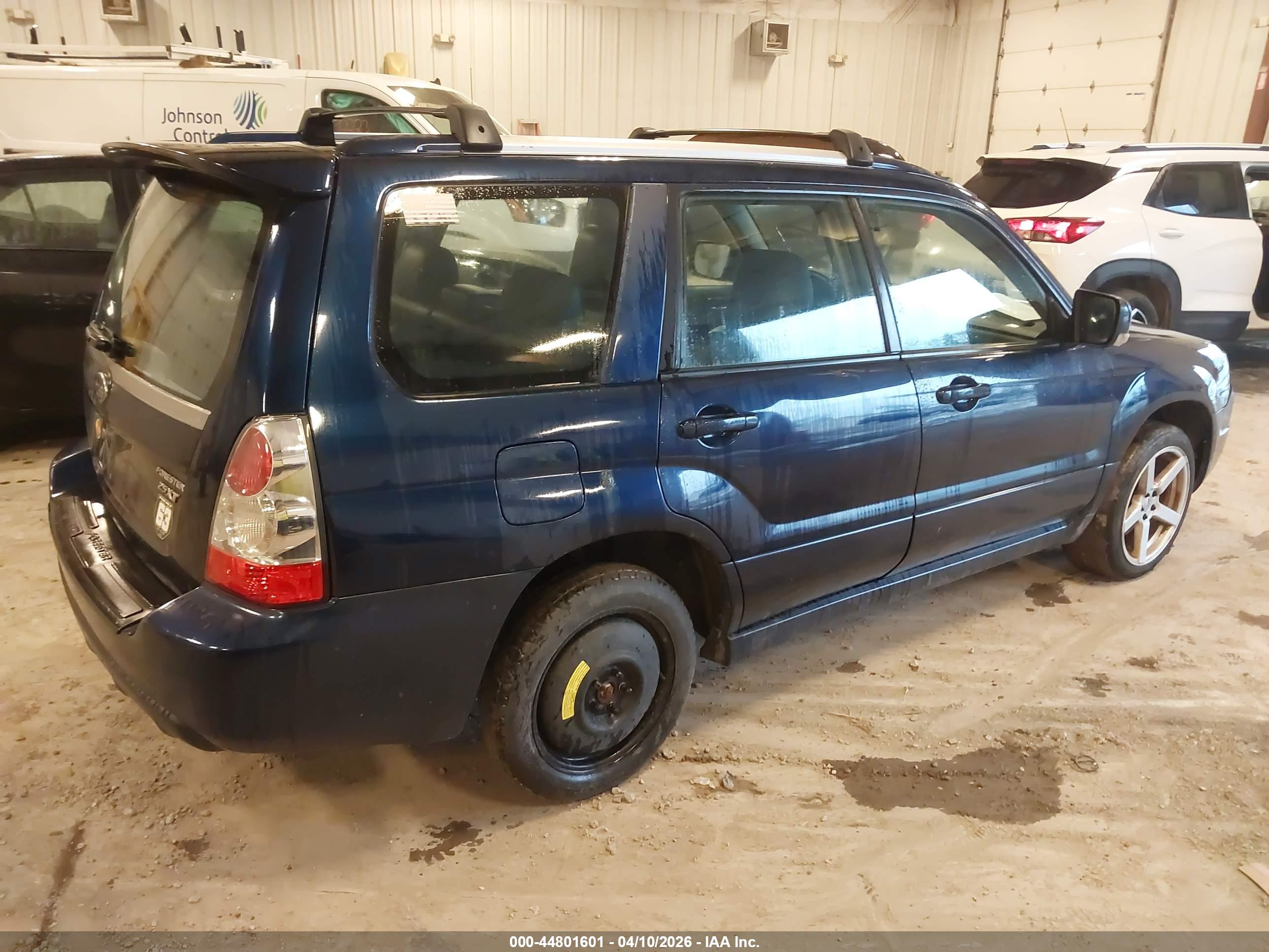 SUBARU FORESTER image 4