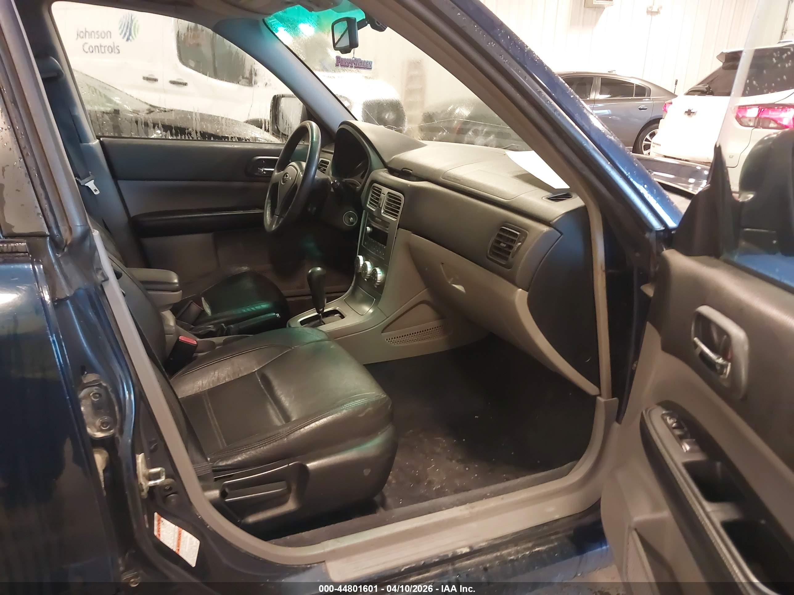 SUBARU FORESTER image 5