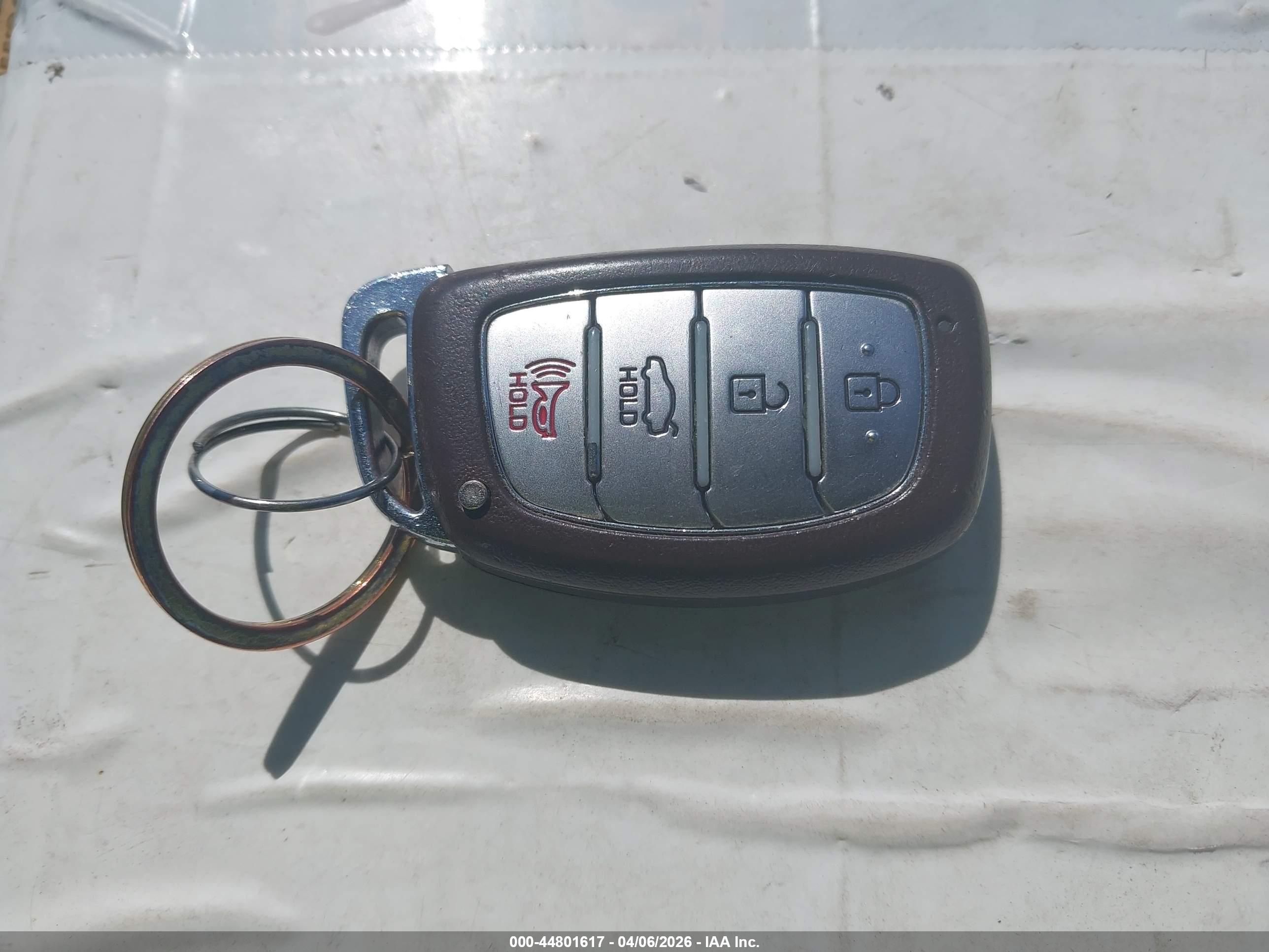 HYUNDAI ELANTRA image 11