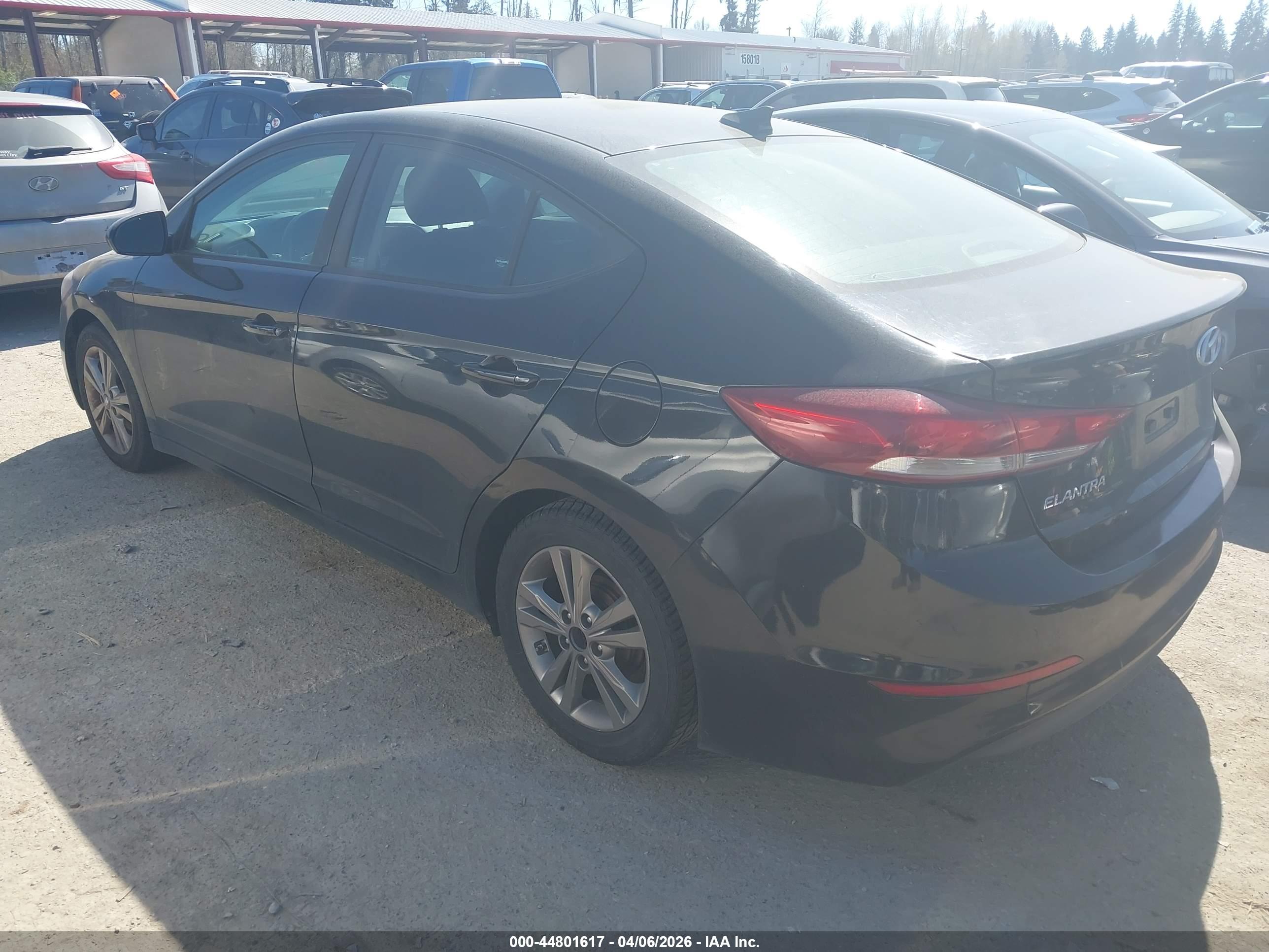 HYUNDAI ELANTRA image 3