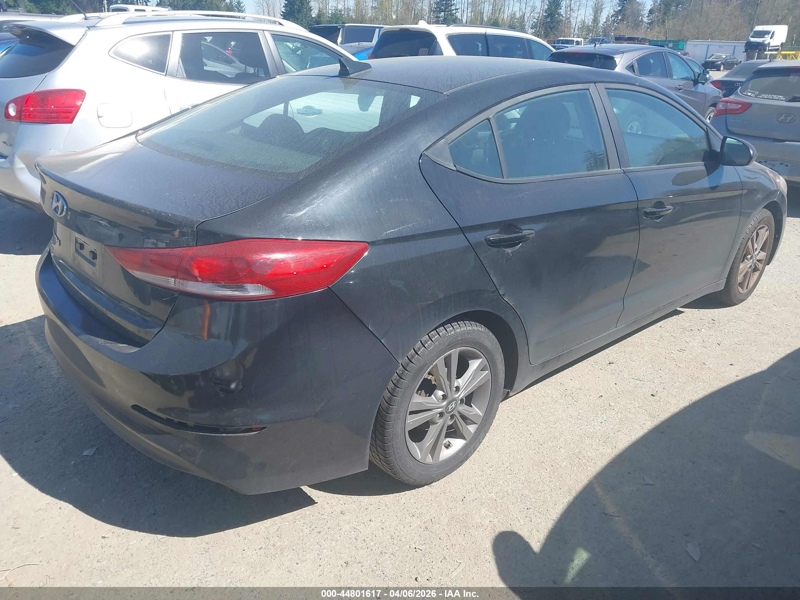 HYUNDAI ELANTRA image 4