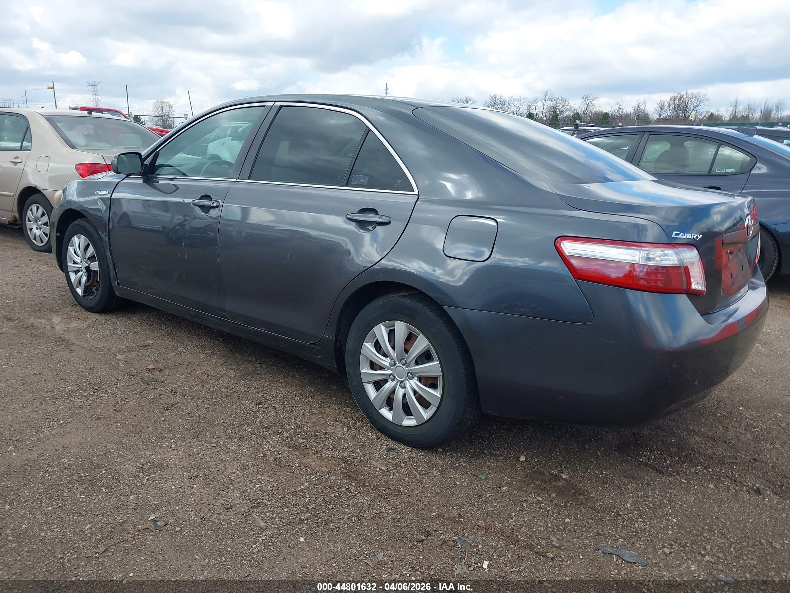 TOYOTA CAMRY image 3