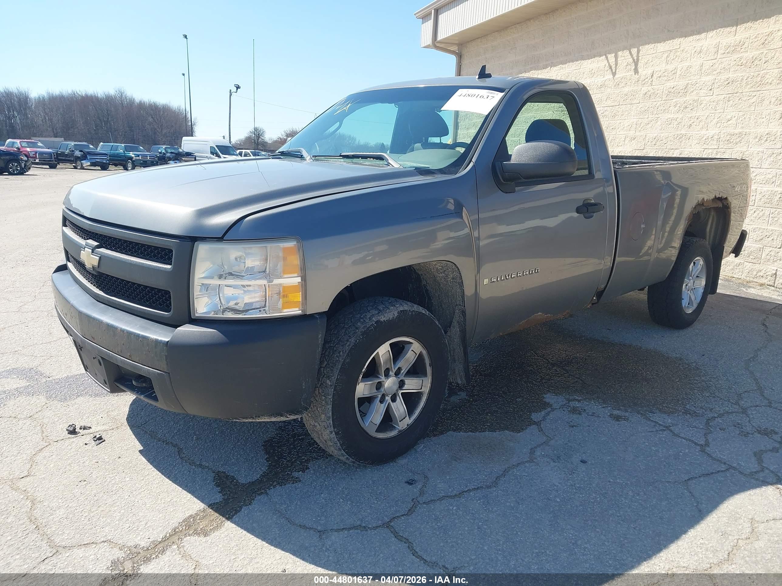 CHEVROLET SILVERADO image 2