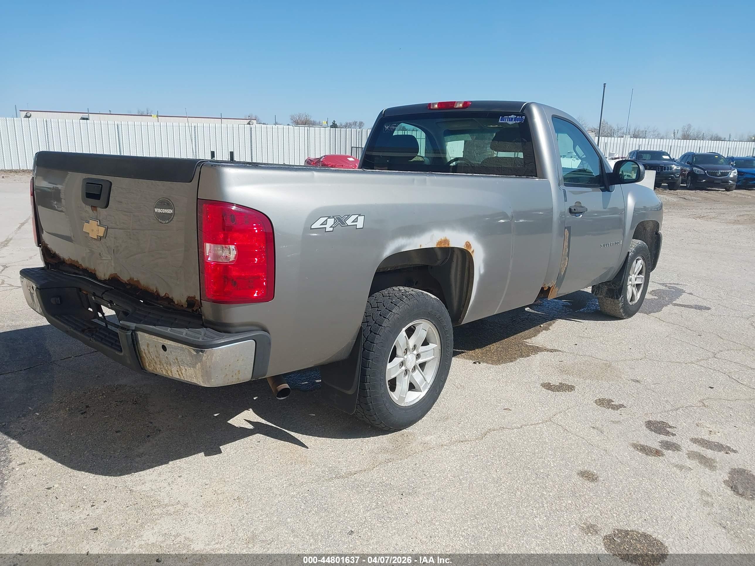 CHEVROLET SILVERADO image 4
