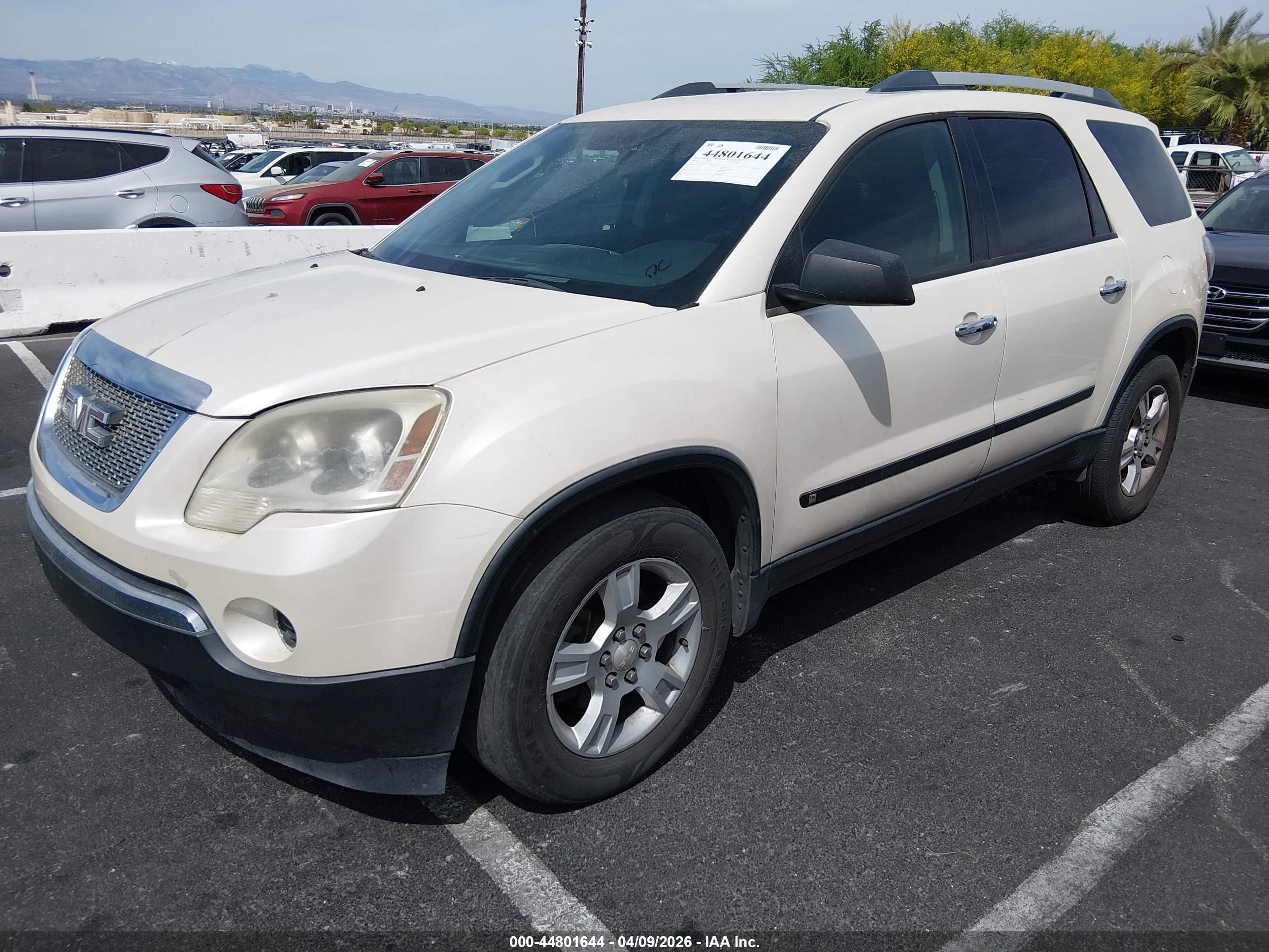 GMC ACADIA image 2