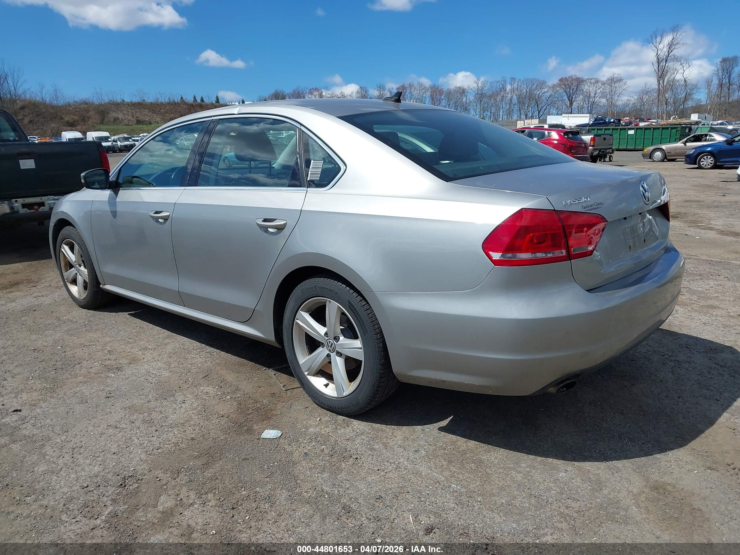 VOLKSWAGEN PASSAT image 3