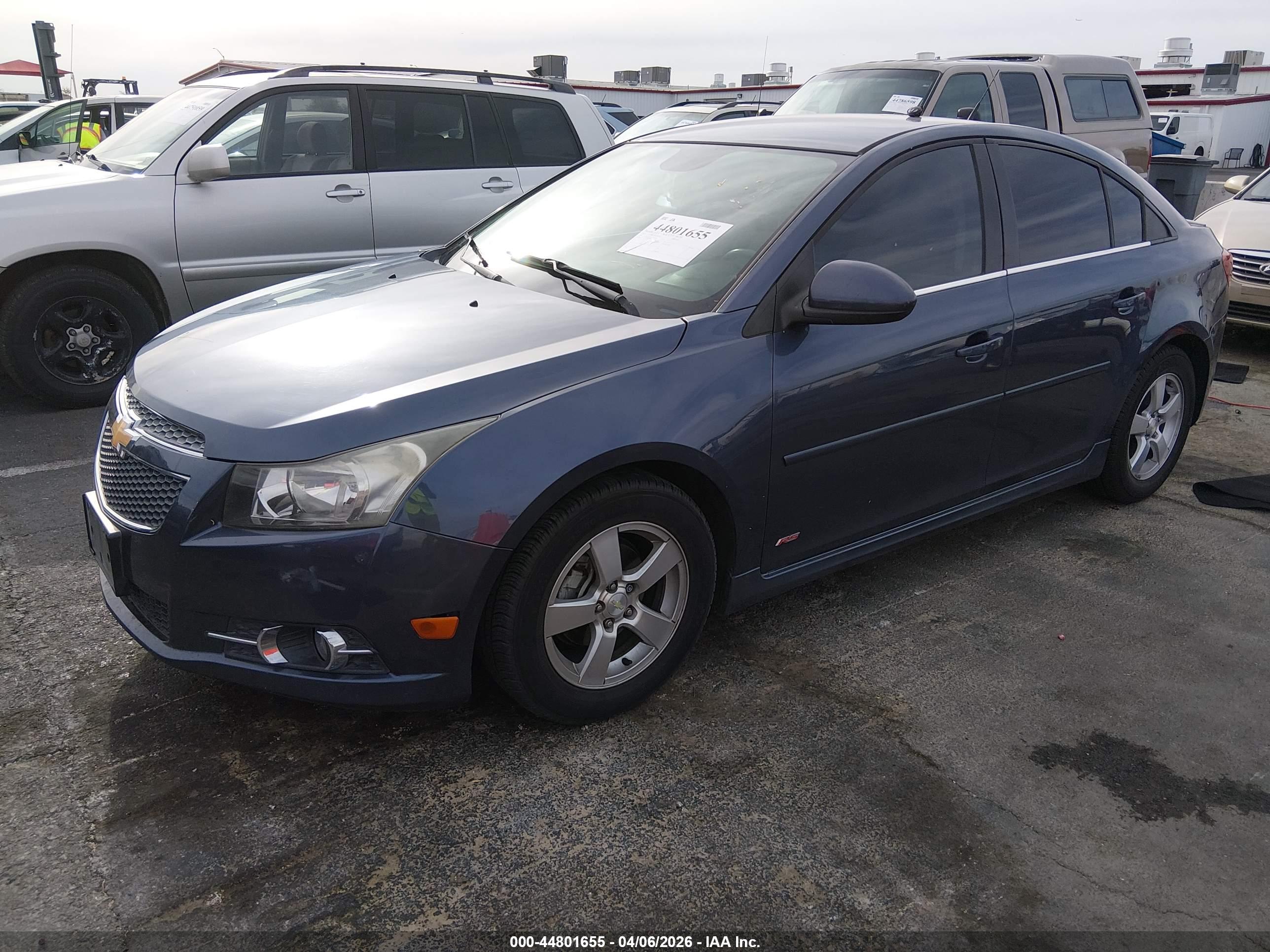 CHEVROLET CRUZE image 2