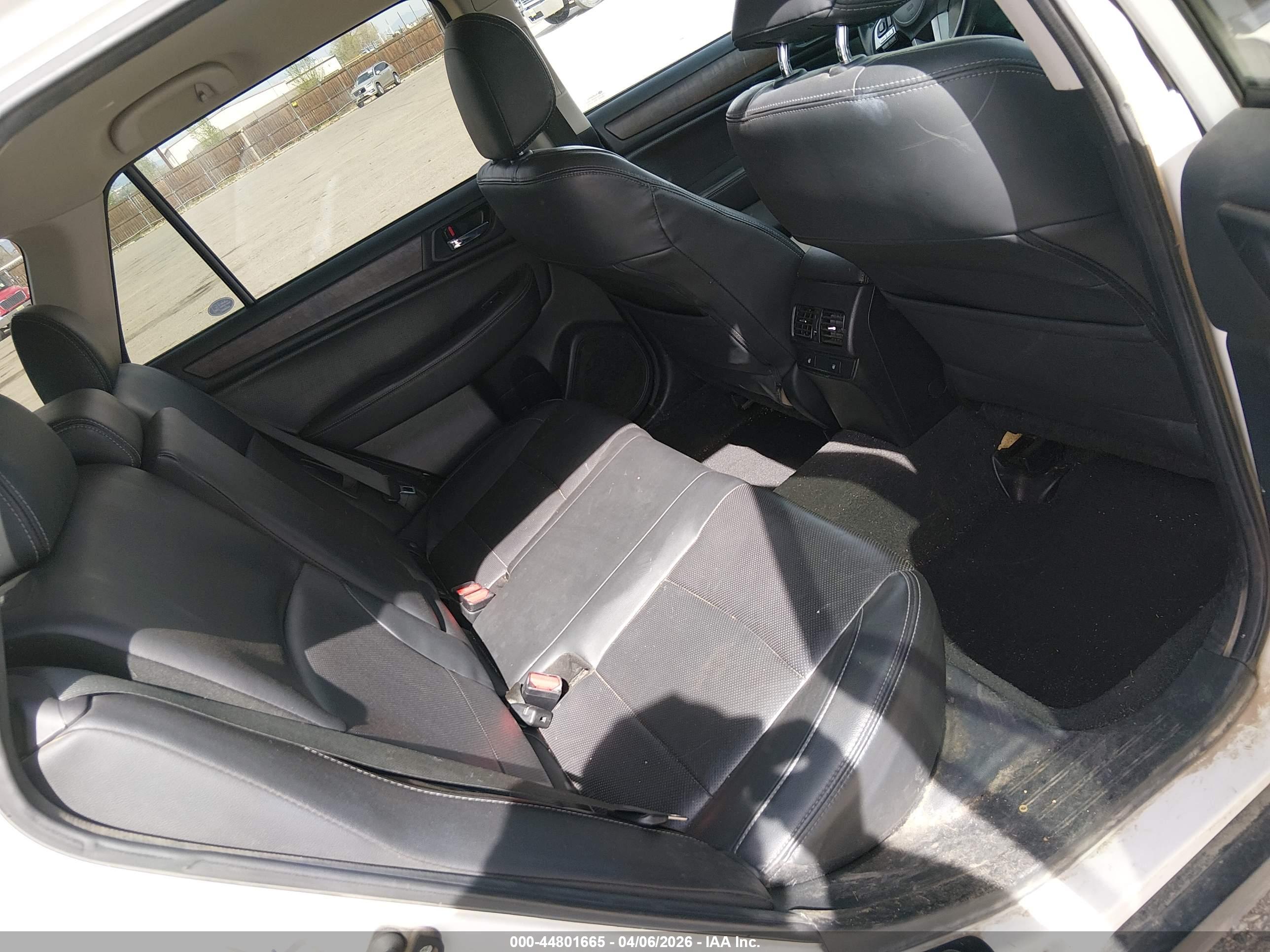 SUBARU OUTBACK image 8