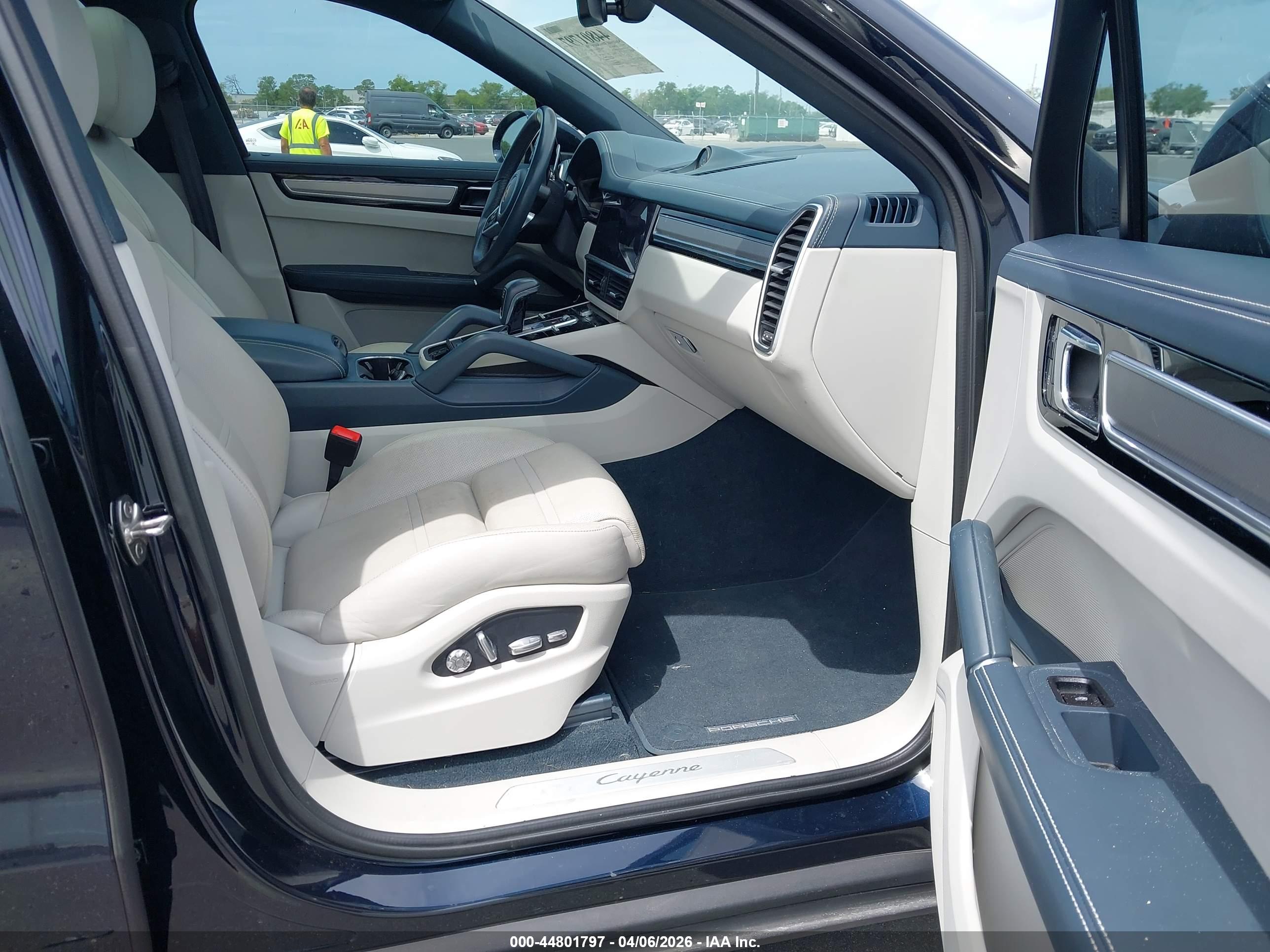 PORSCHE CAYENNE image 5