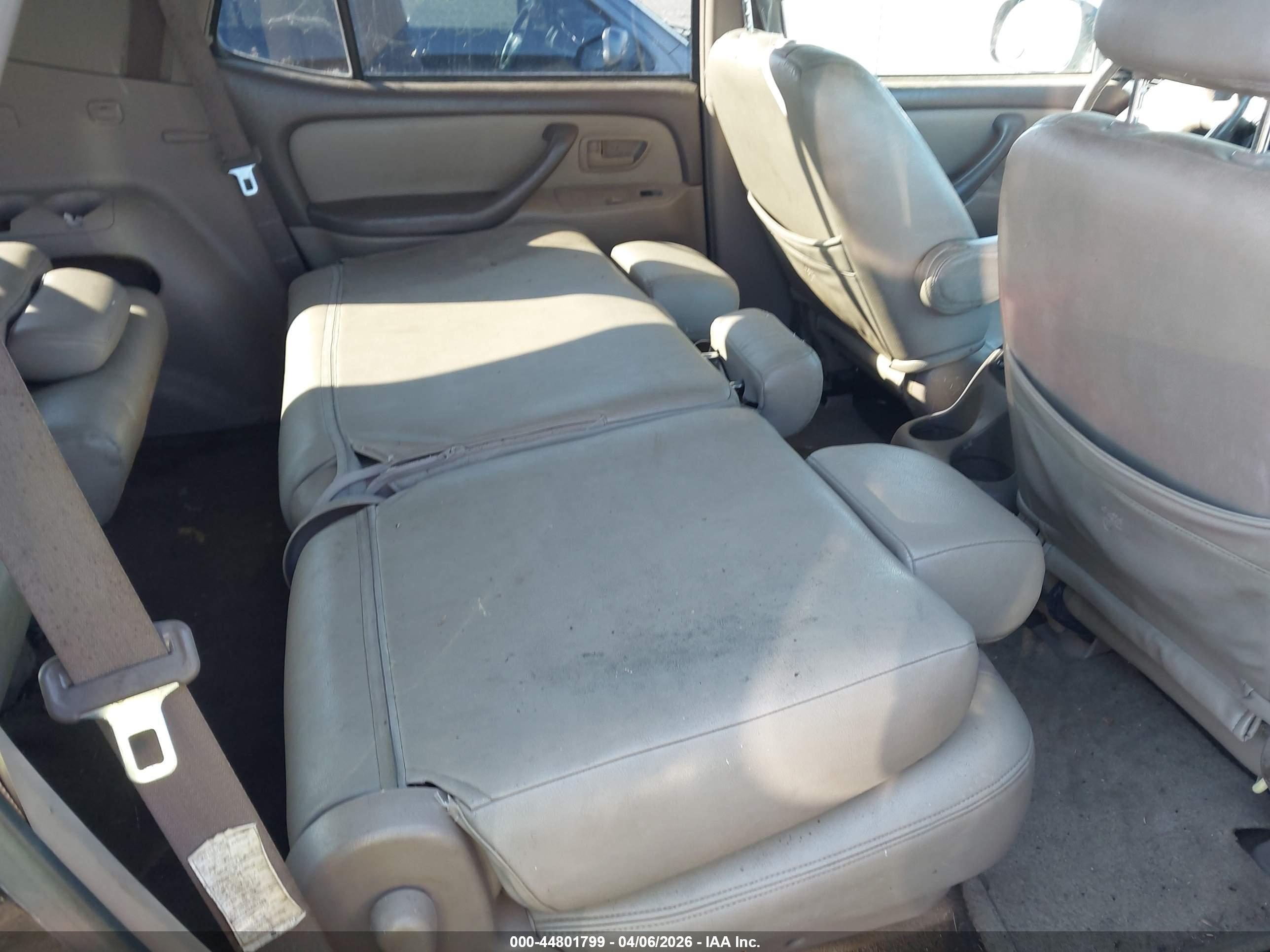 TOYOTA SEQUOIA image 8