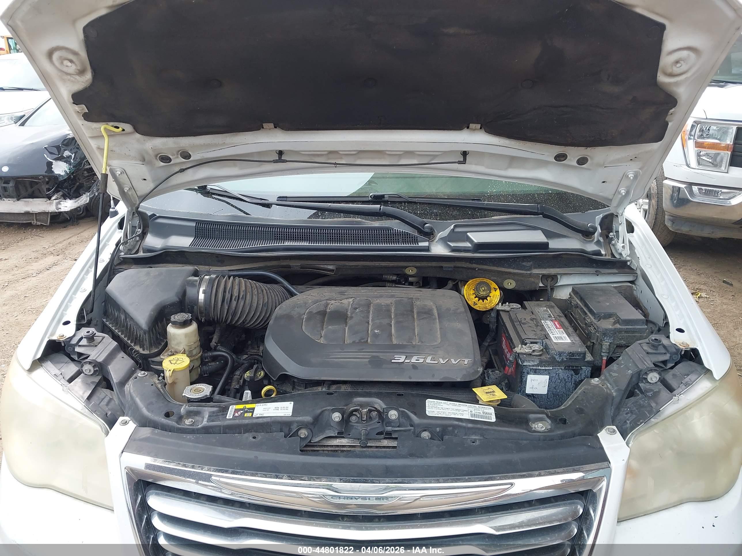CHRYSLER TOWN image 10