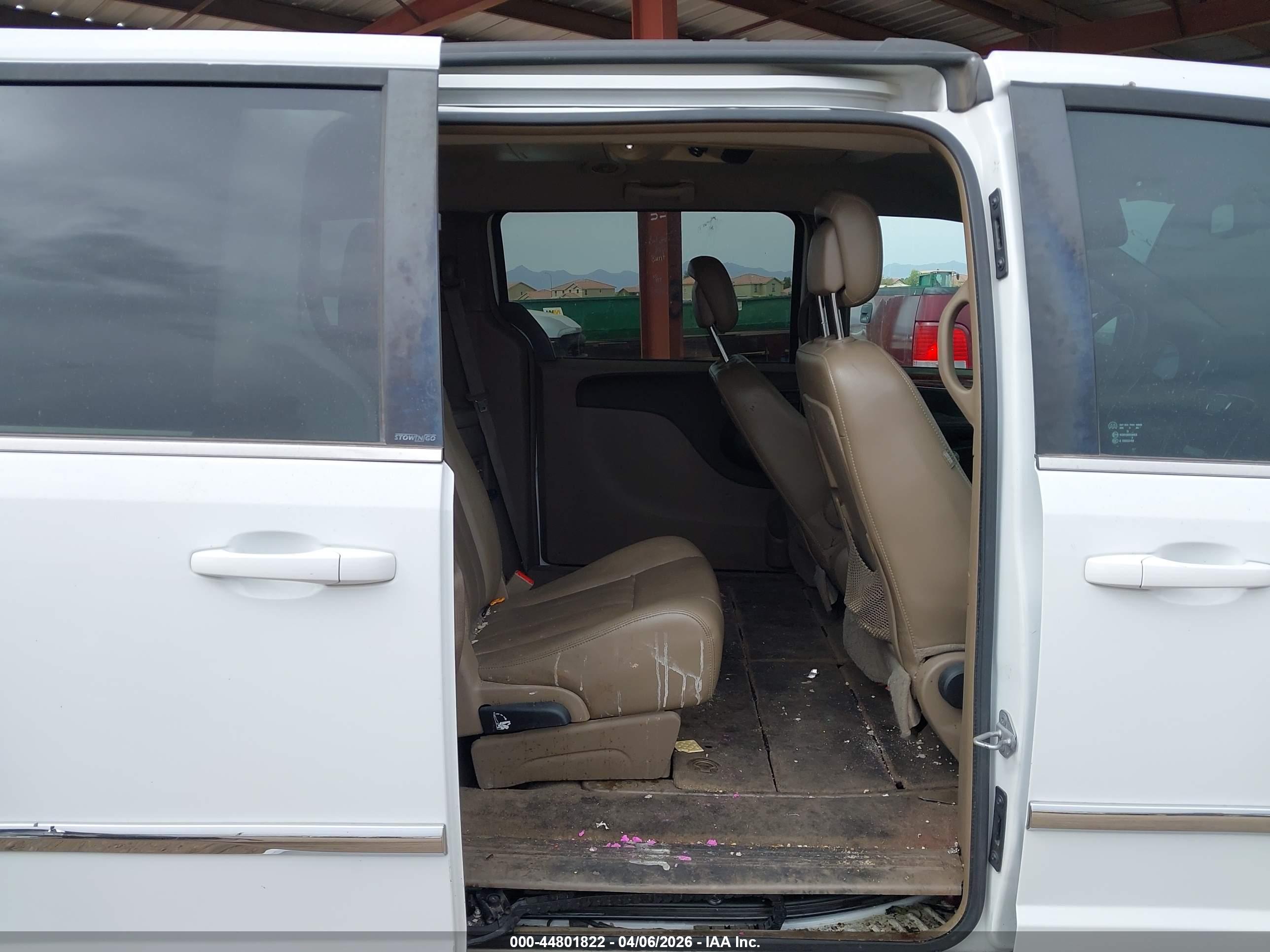 CHRYSLER TOWN image 8