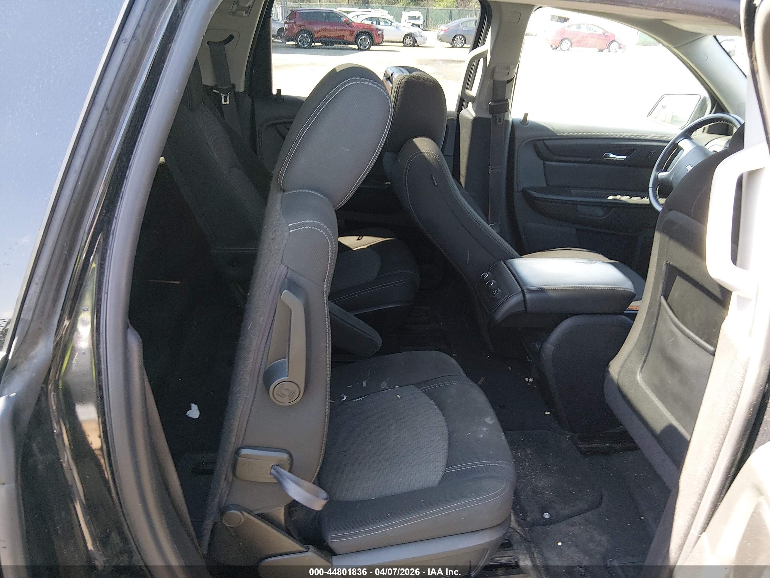 CHEVROLET TRAVERSE image 8