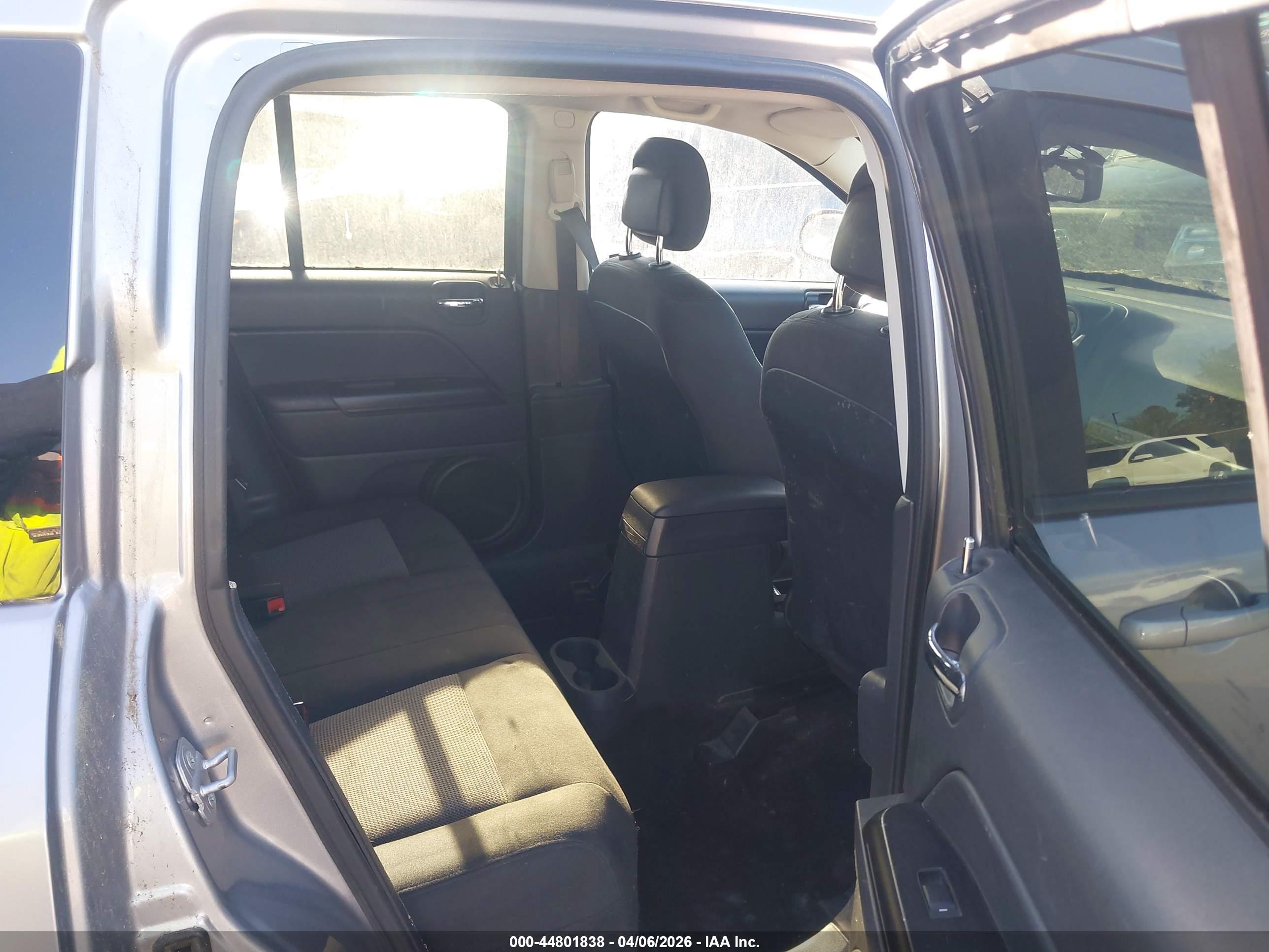 JEEP COMPASS image 8