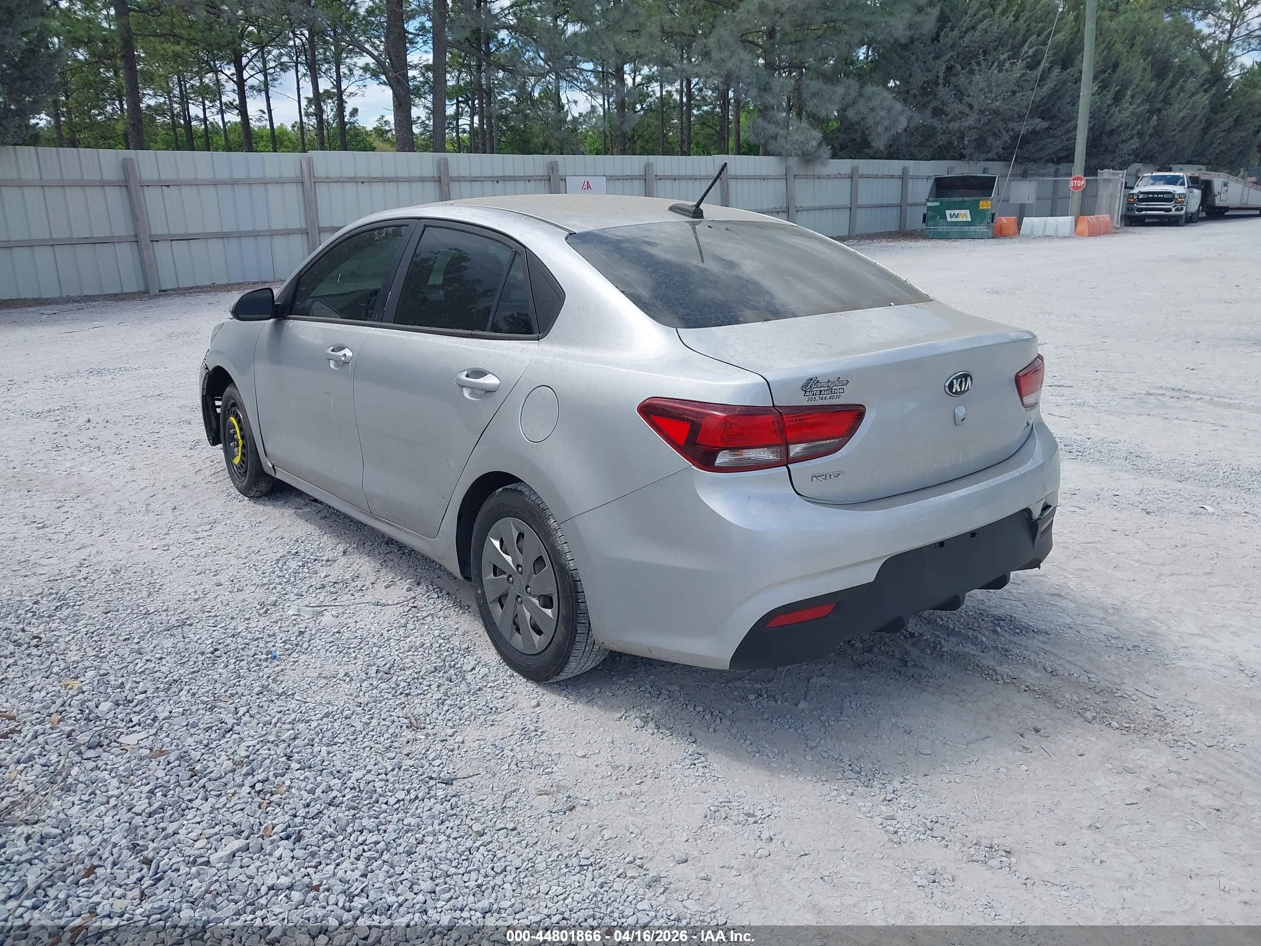 KIA RIO image 3
