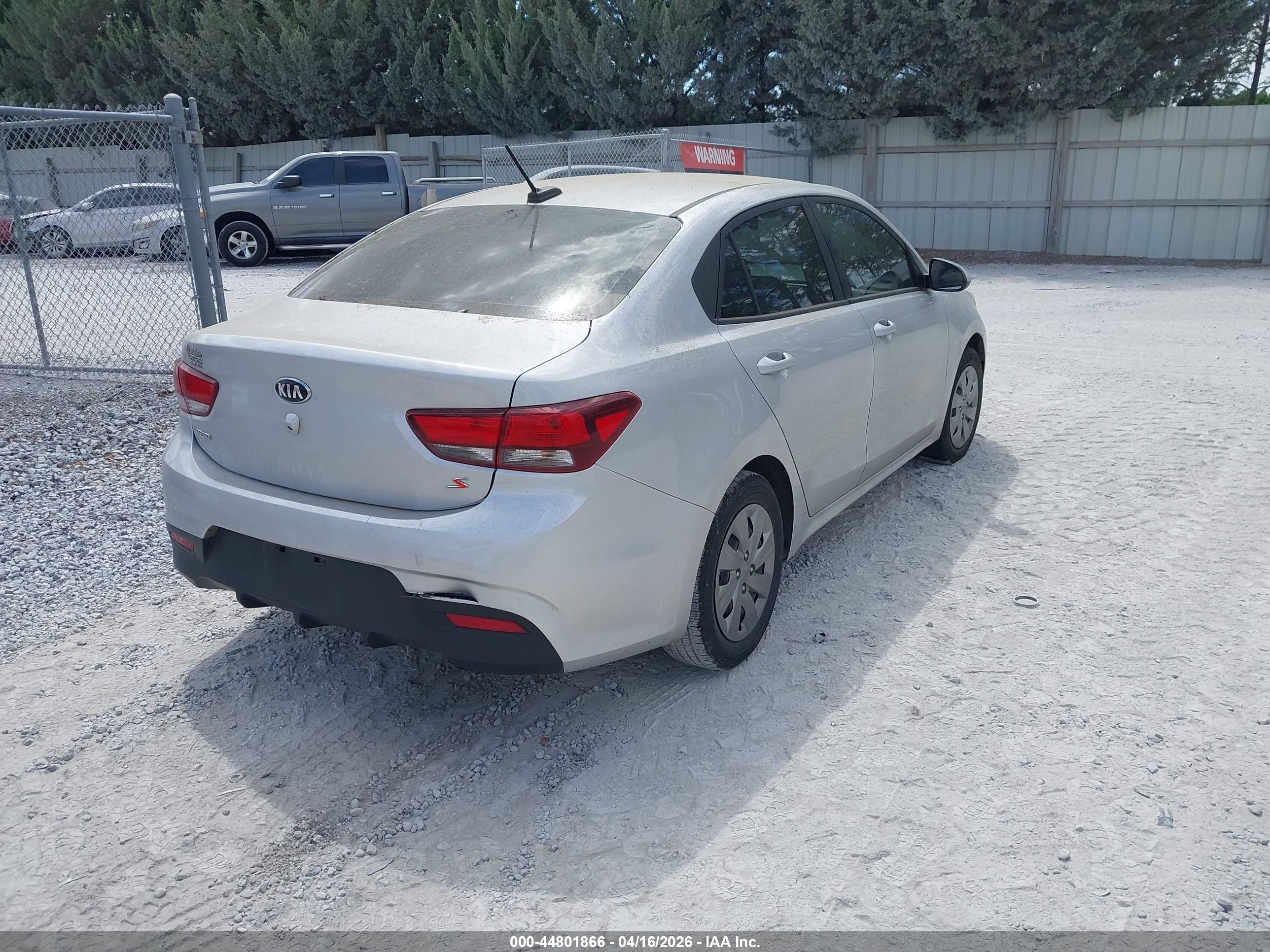 KIA RIO image 4
