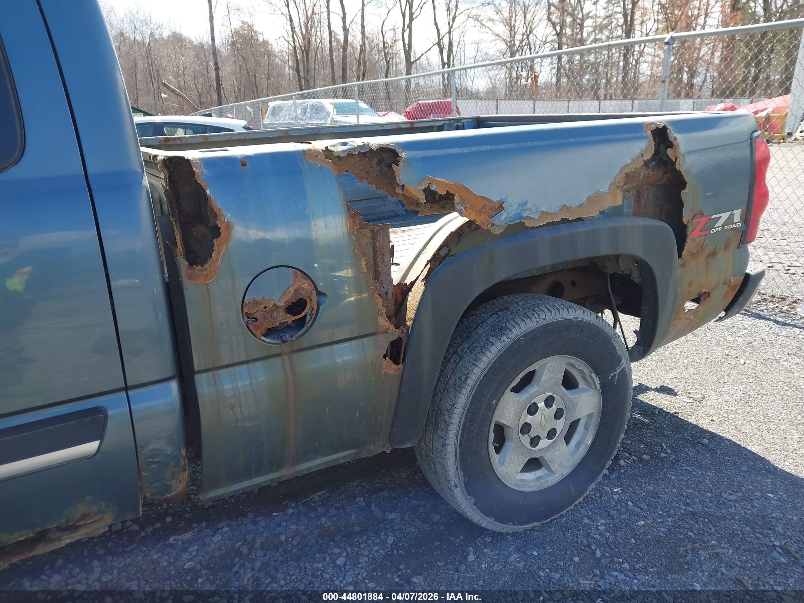 CHEVROLET SILVERADO image 6