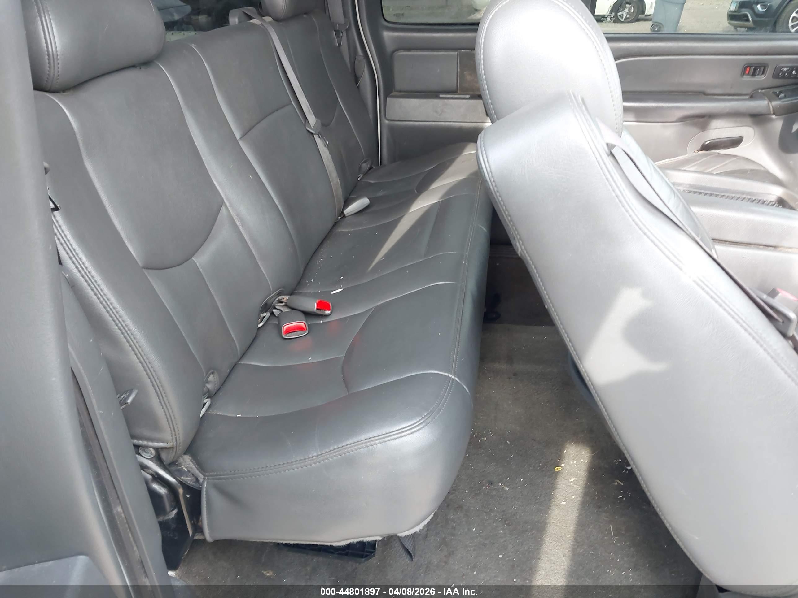 CHEVROLET SILVERADO image 8