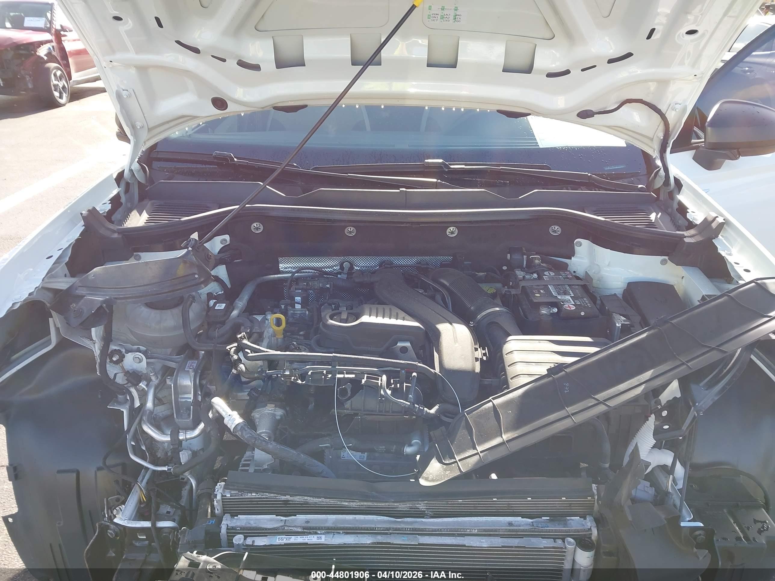 VOLKSWAGEN TAOS image 10