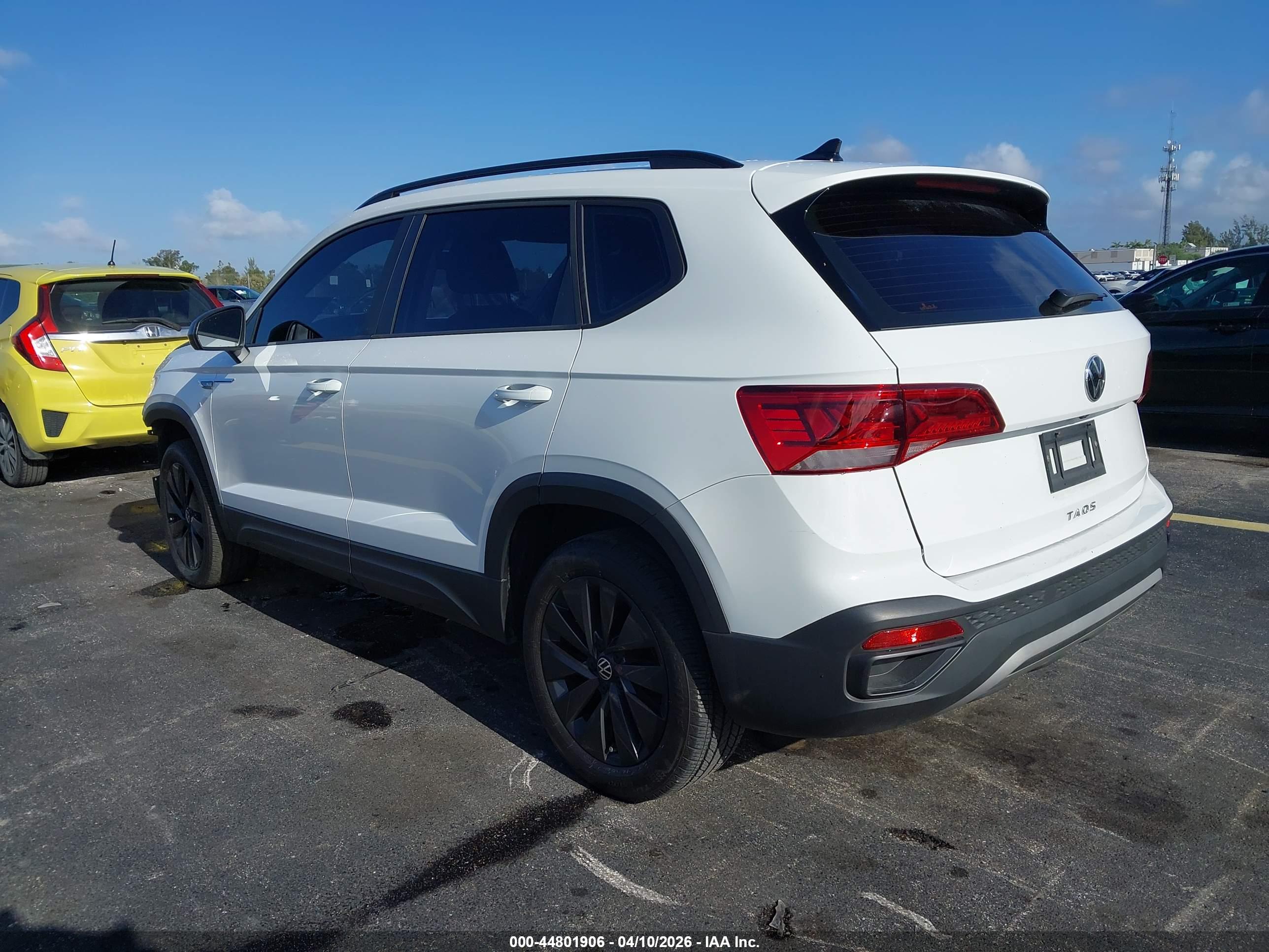 VOLKSWAGEN TAOS image 3