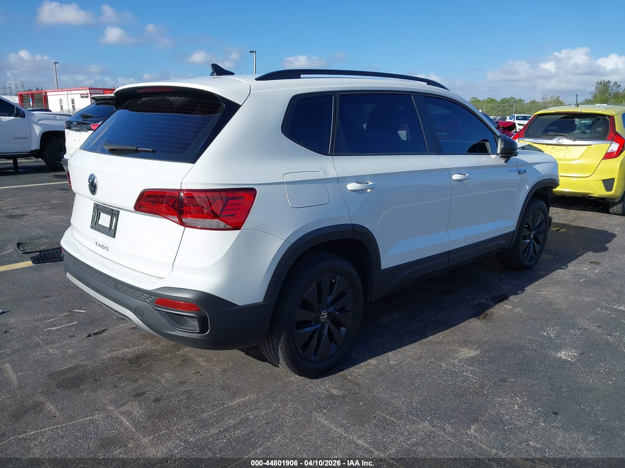 VOLKSWAGEN TAOS image 4
