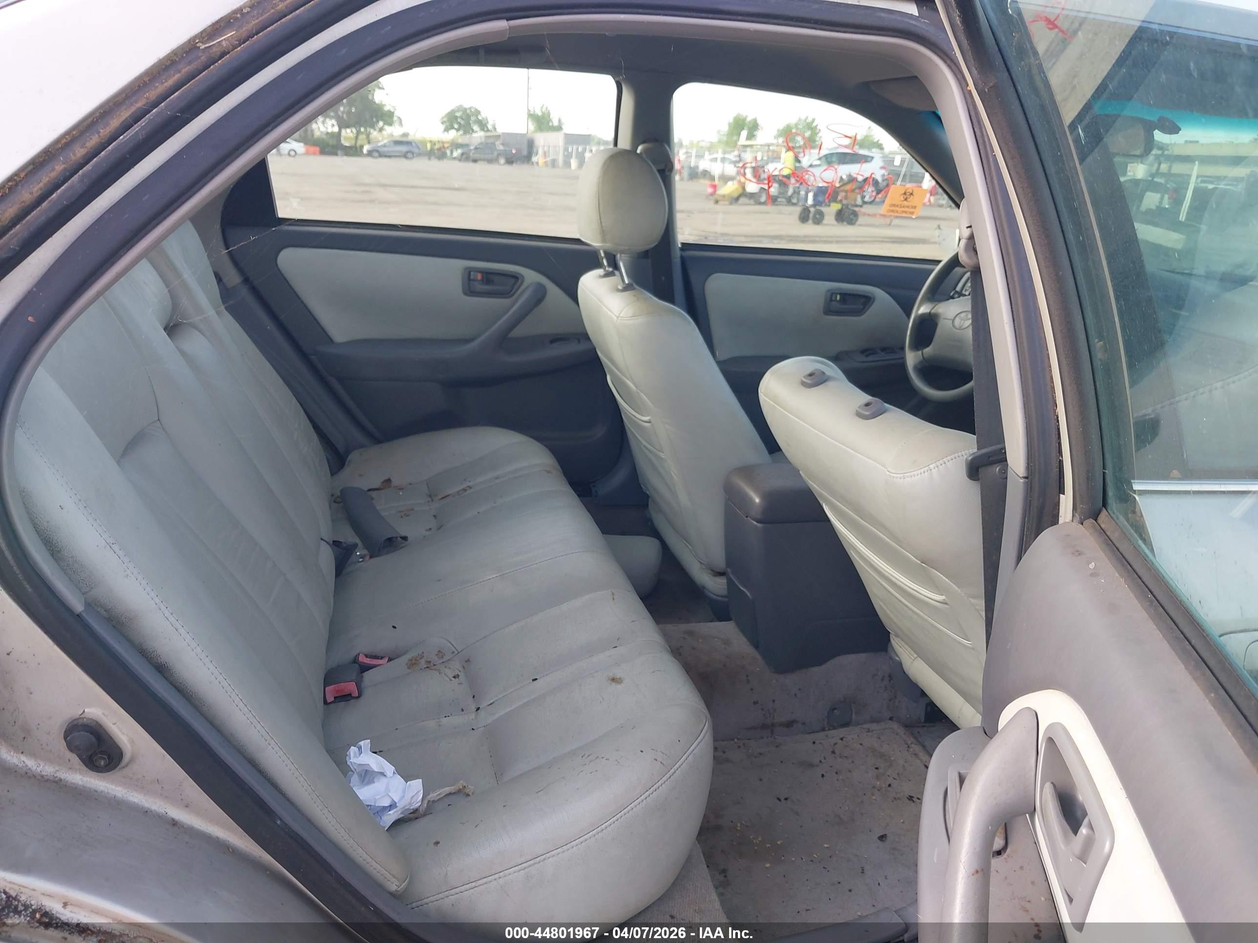 TOYOTA CAMRY image 8