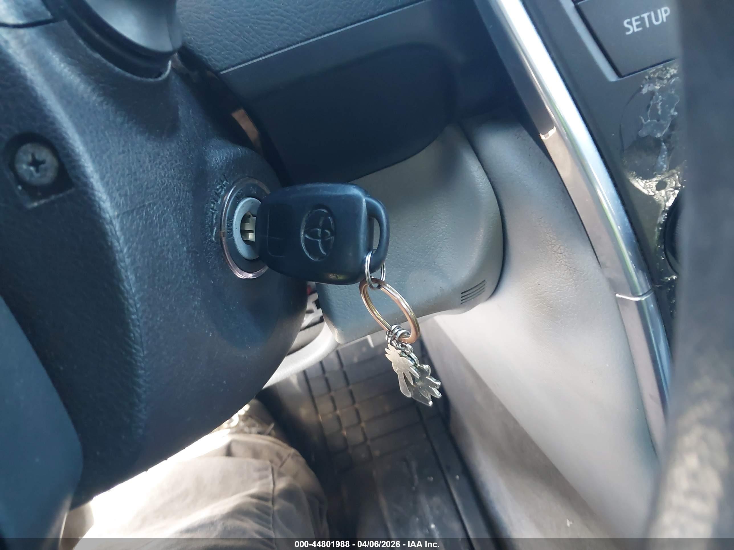 TOYOTA CAMRY image 11