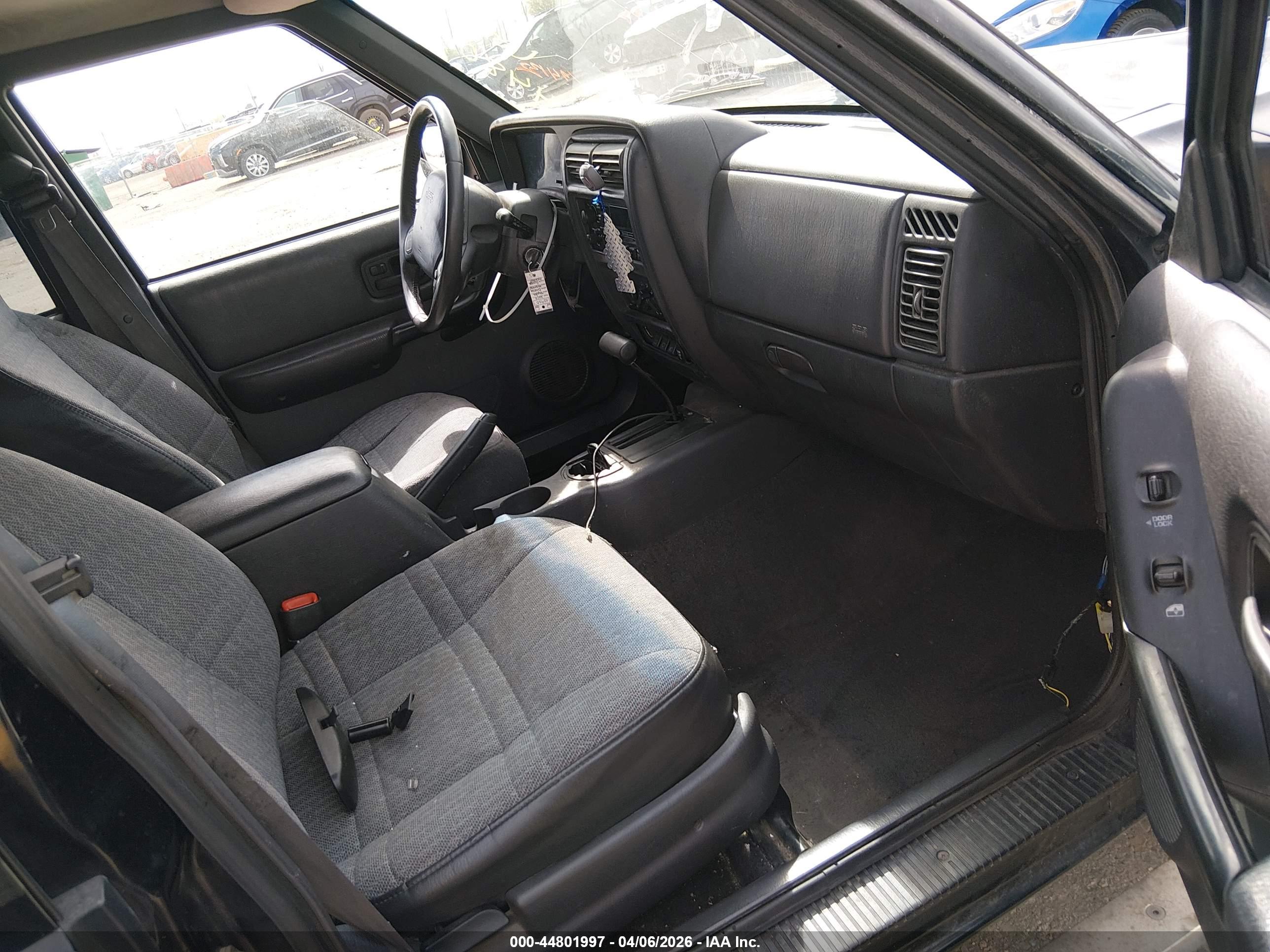 JEEP CHEROKEE image 5