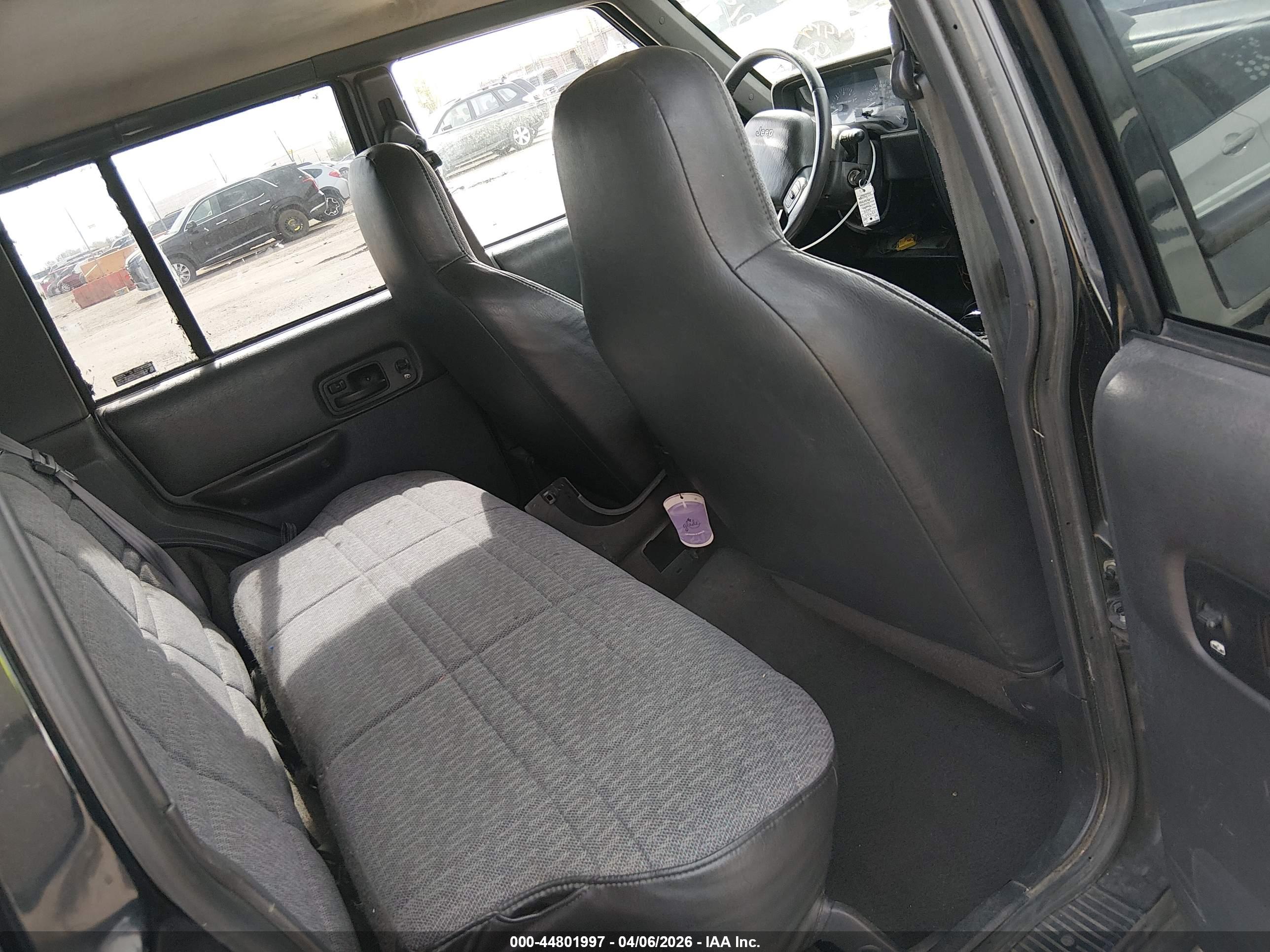 JEEP CHEROKEE image 8